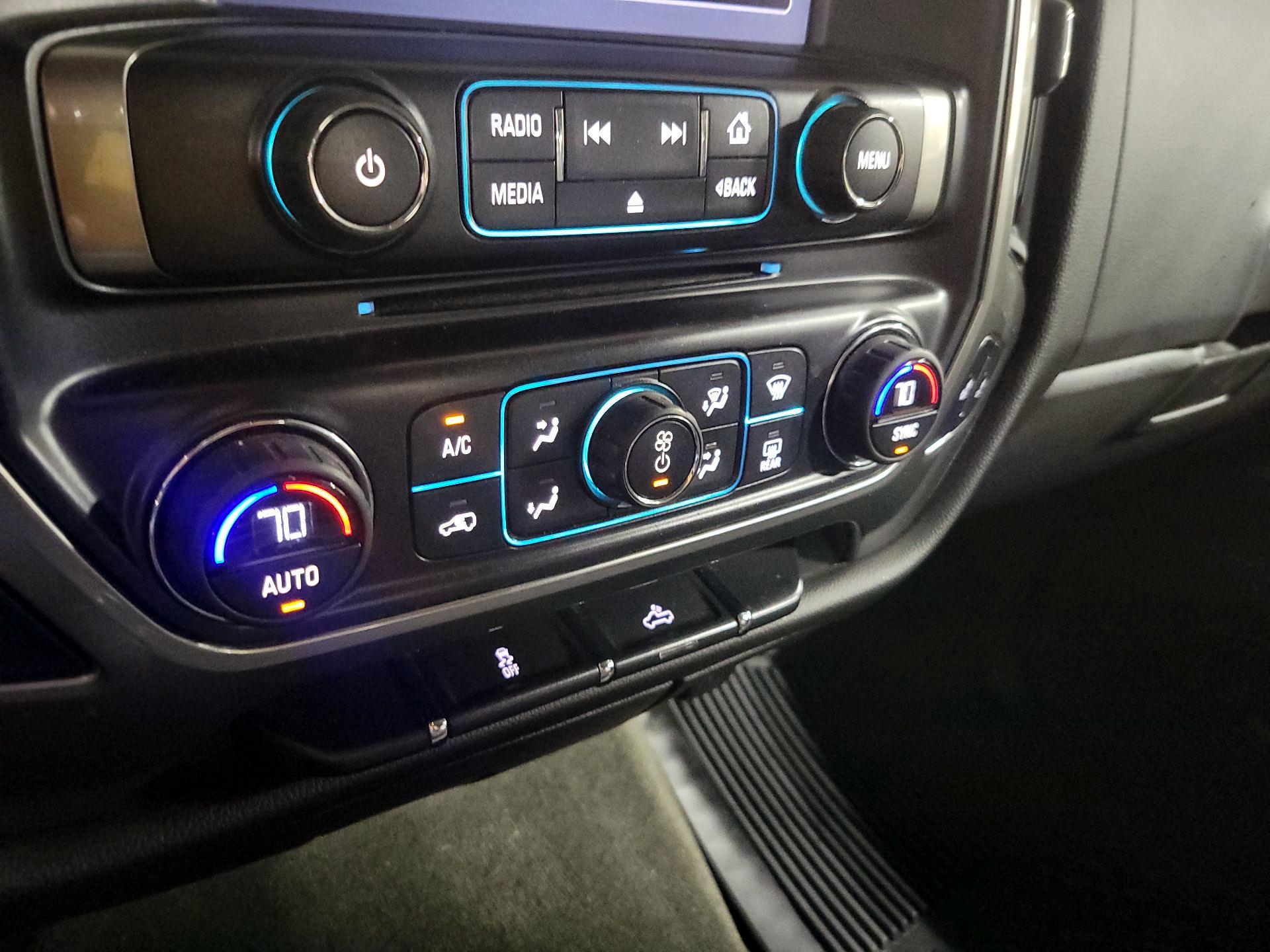 Thumbnail: 2015 Chevrolet Silverado 1500 - 16