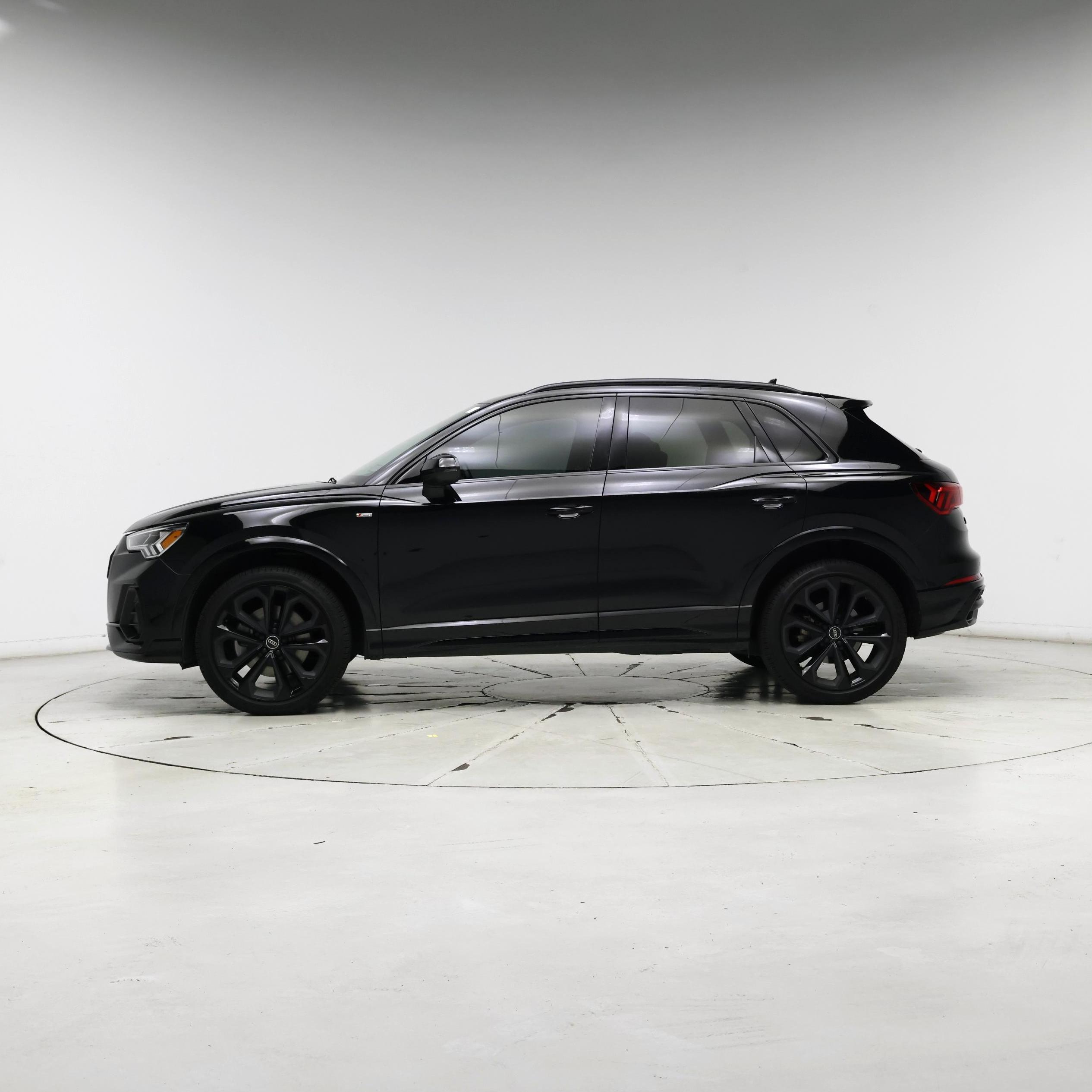 Thumbnail: 2022 Audi Q3 - 3