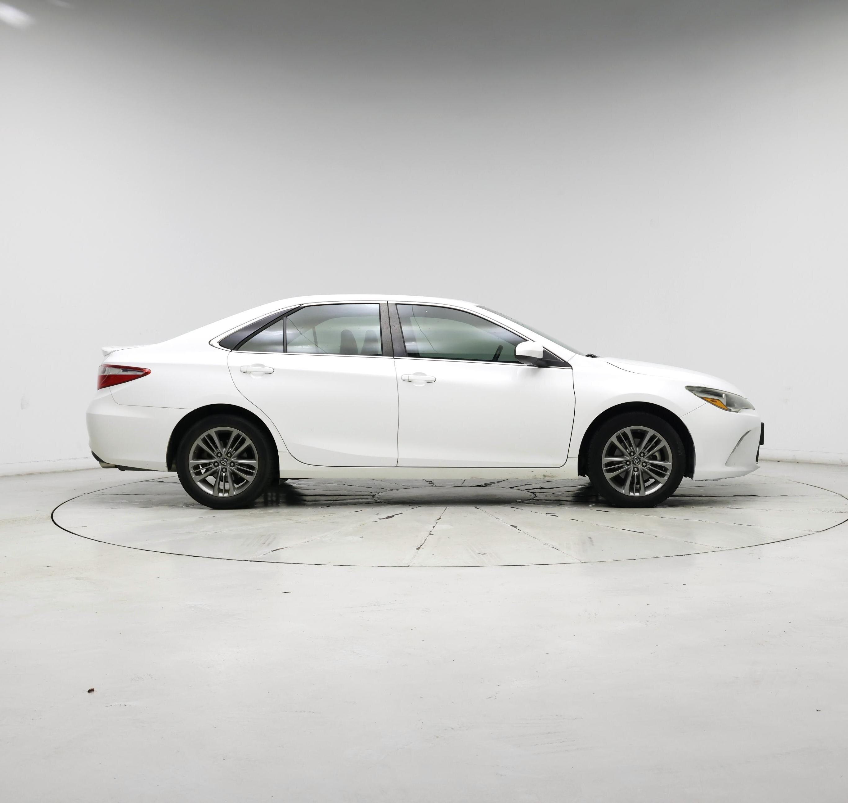 Thumbnail: 2017 Toyota Camry - 7