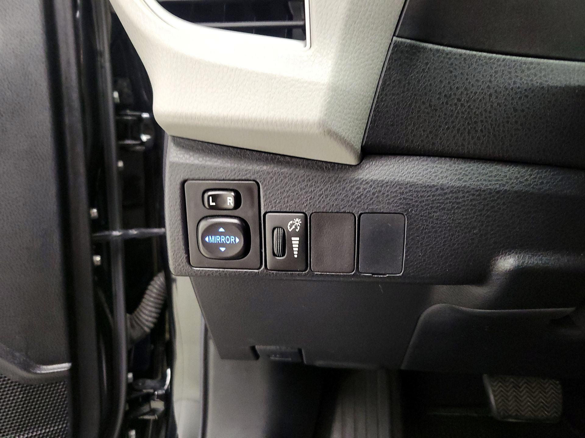 Thumbnail: 2015 Toyota Corolla - 13