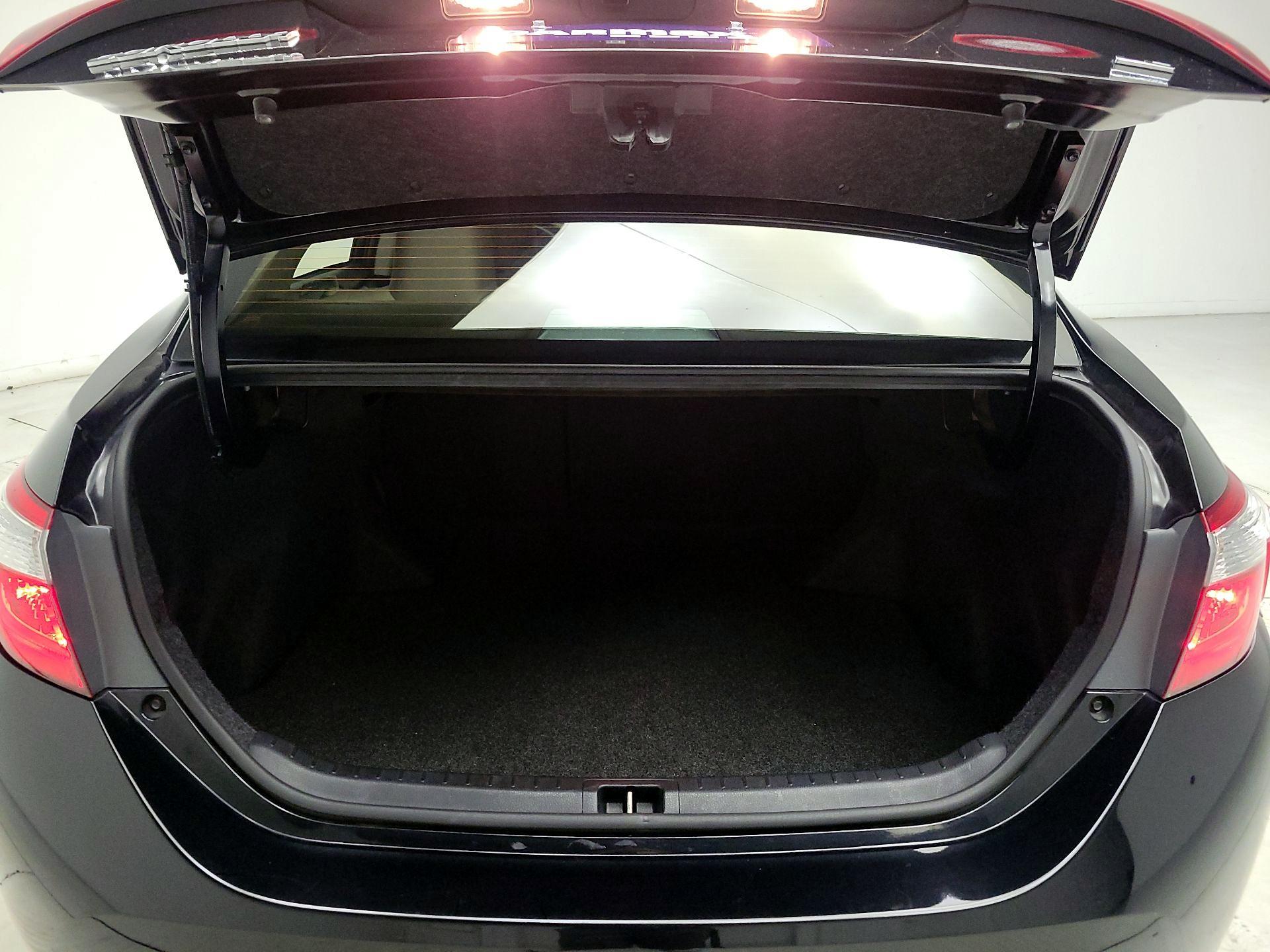 Thumbnail: 2015 Toyota Corolla - 19