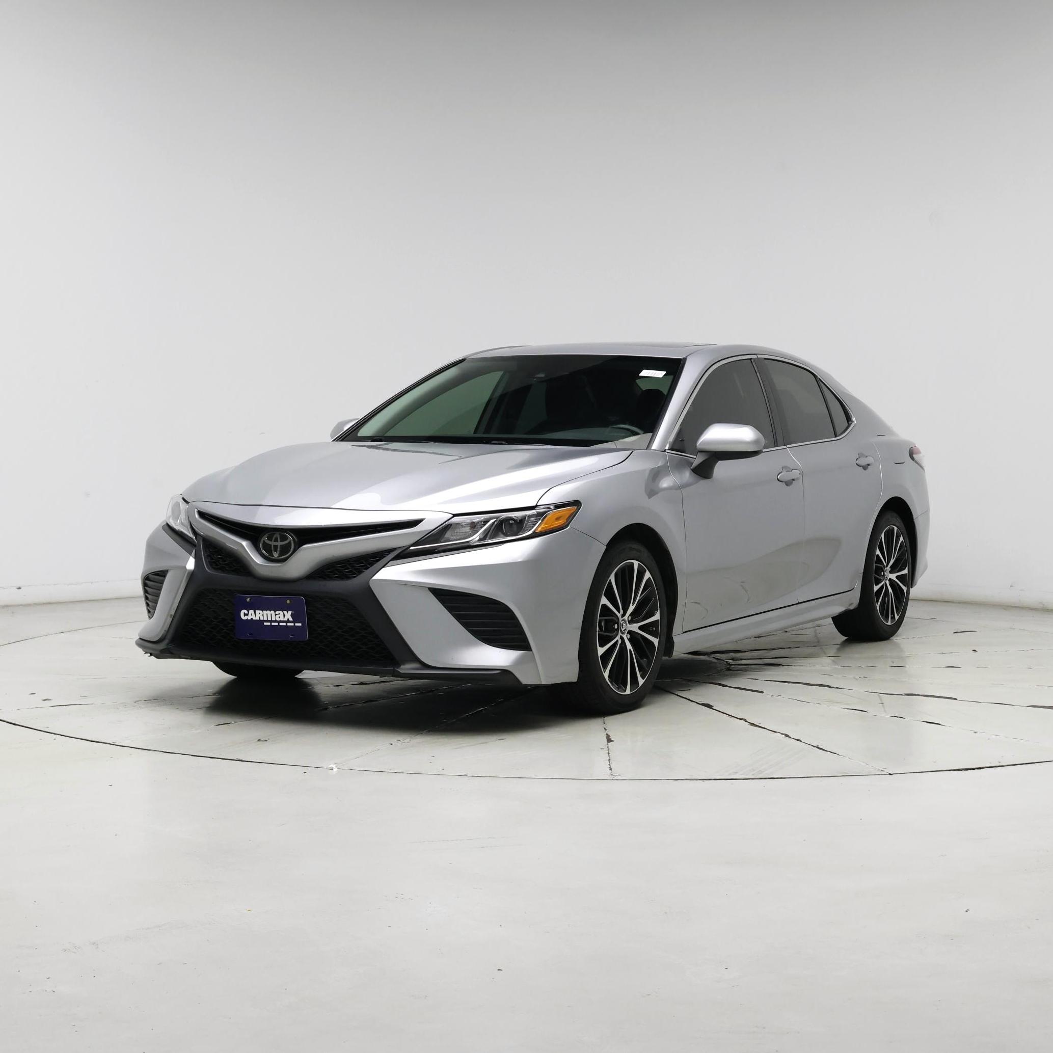 Thumbnail: 2019 Toyota Camry - 4