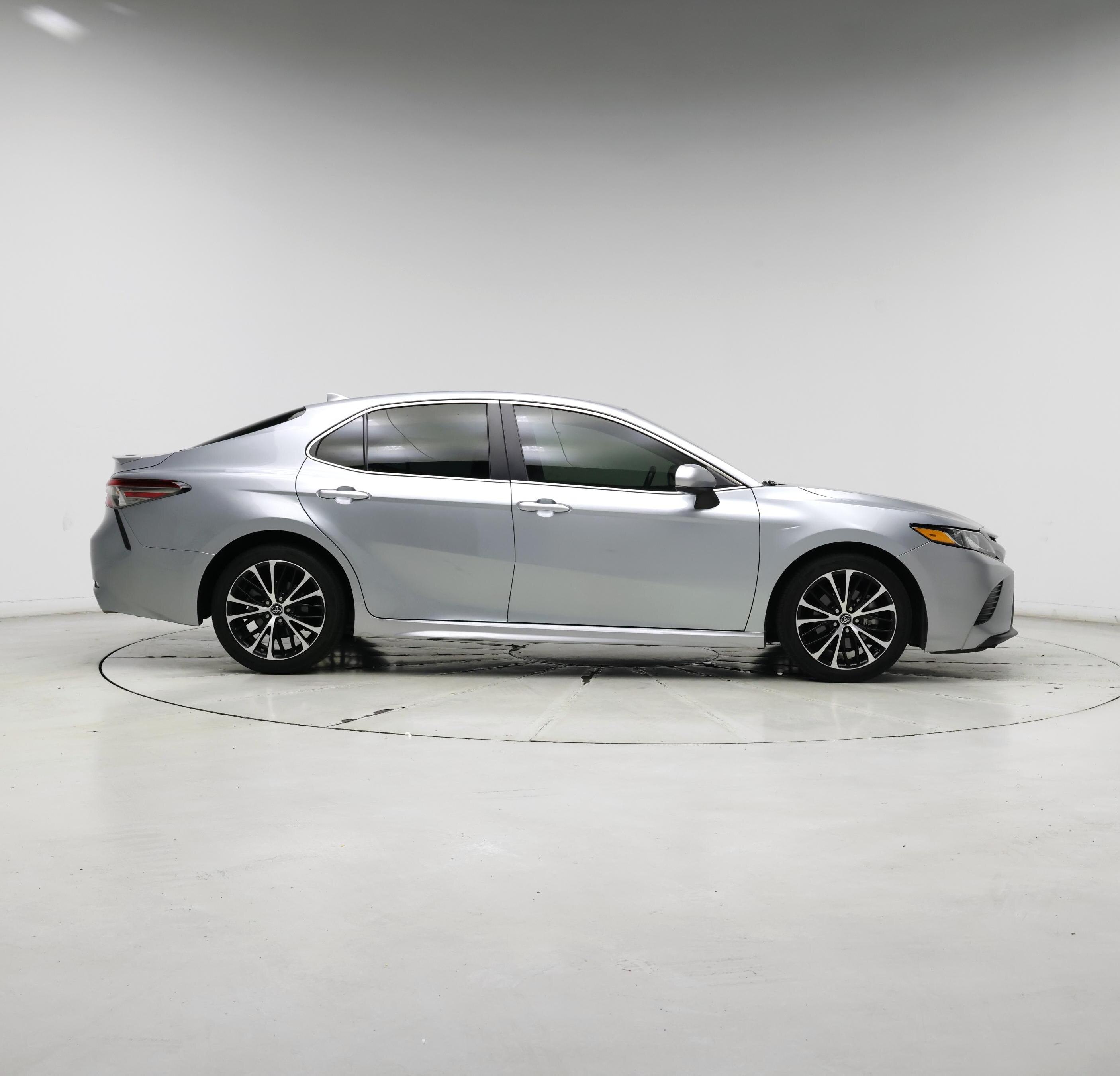 Thumbnail: 2019 Toyota Camry - 7