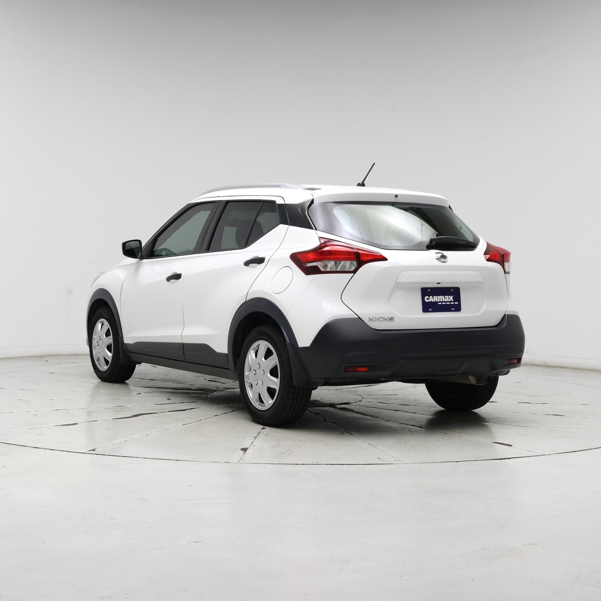 Thumbnail: 2019 Nissan Kicks - 2