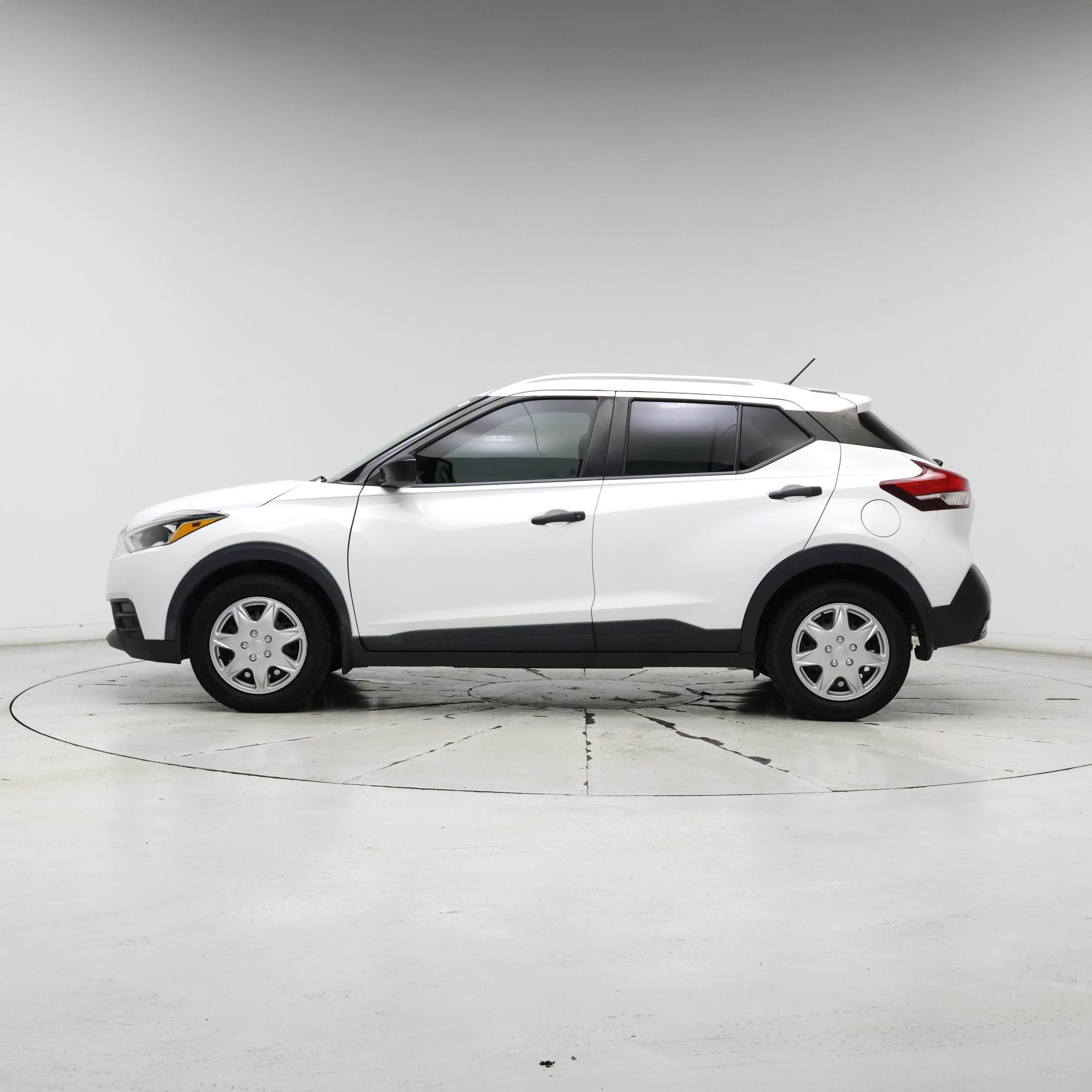 Thumbnail: 2019 Nissan Kicks - 3
