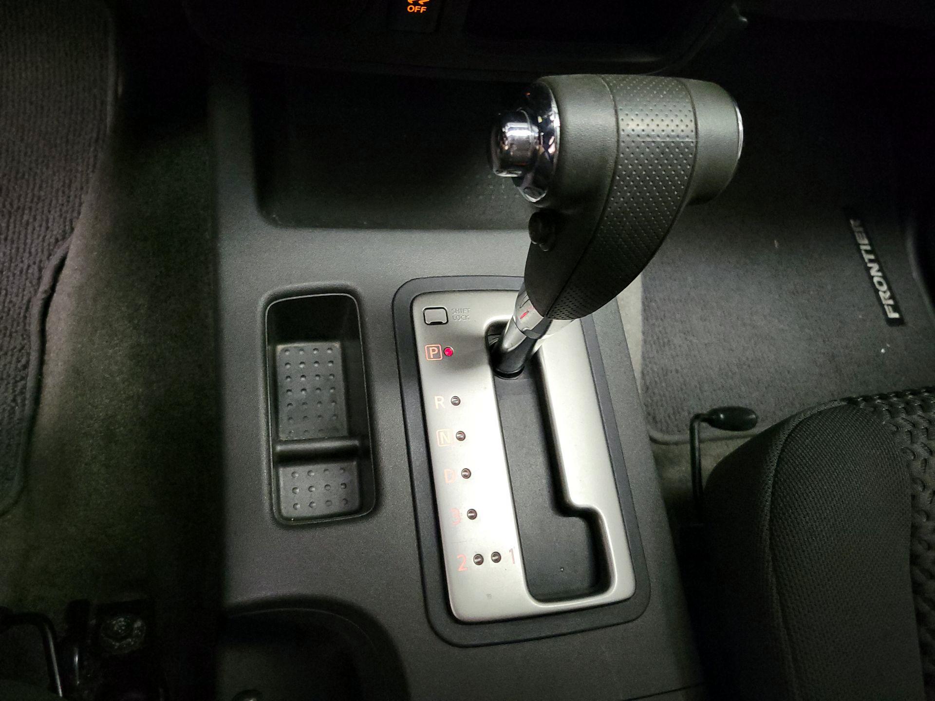 Thumbnail: 2015 Nissan Frontier - 16