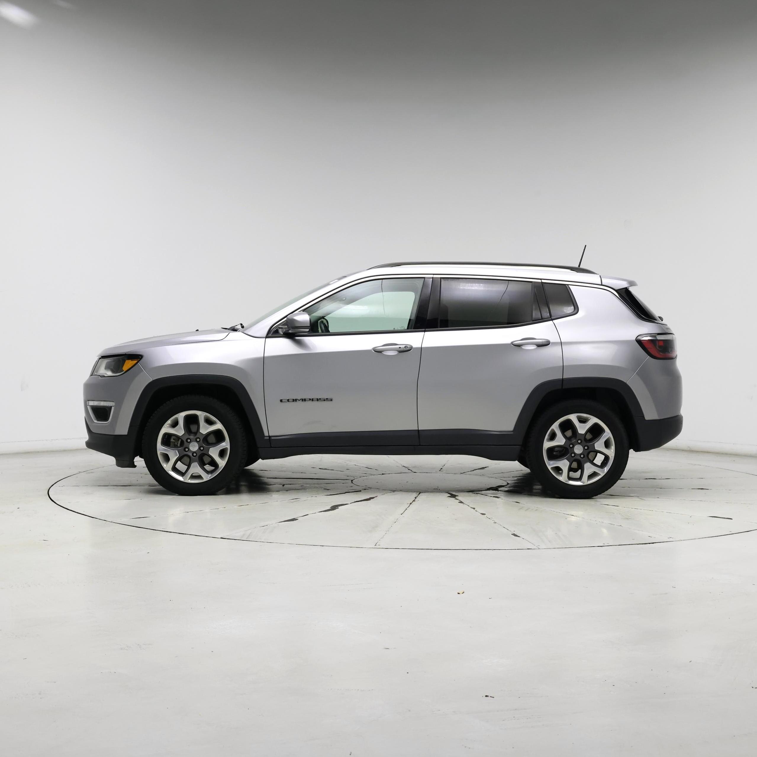 Thumbnail: 2018 Jeep Compass - 3