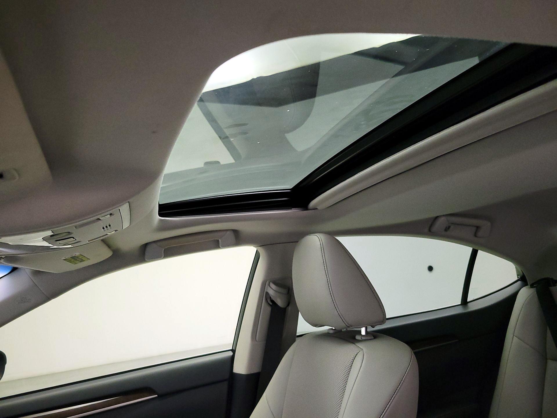 Thumbnail: 2015 Lexus ES - 19