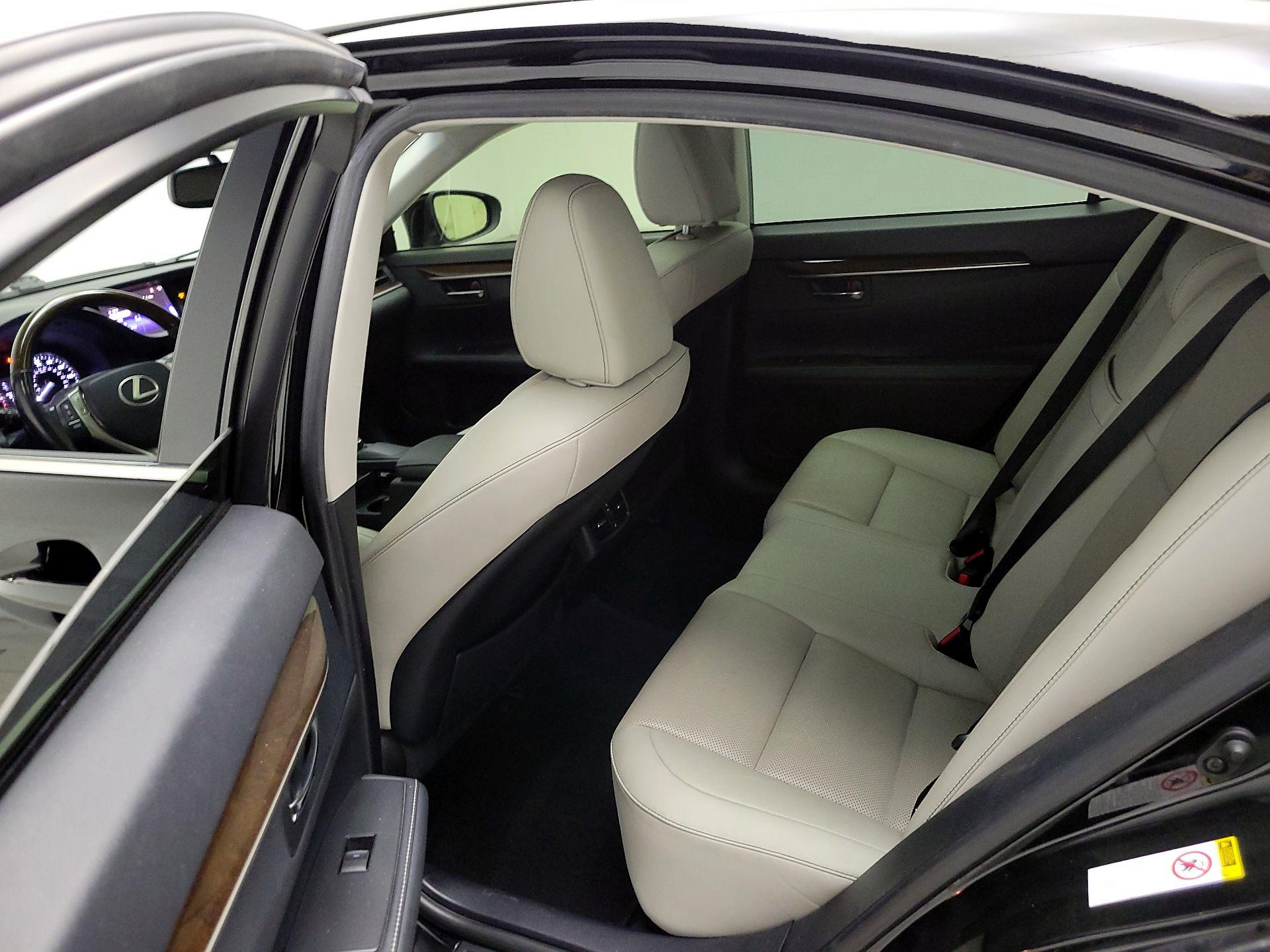 Thumbnail: 2015 Lexus ES - 20