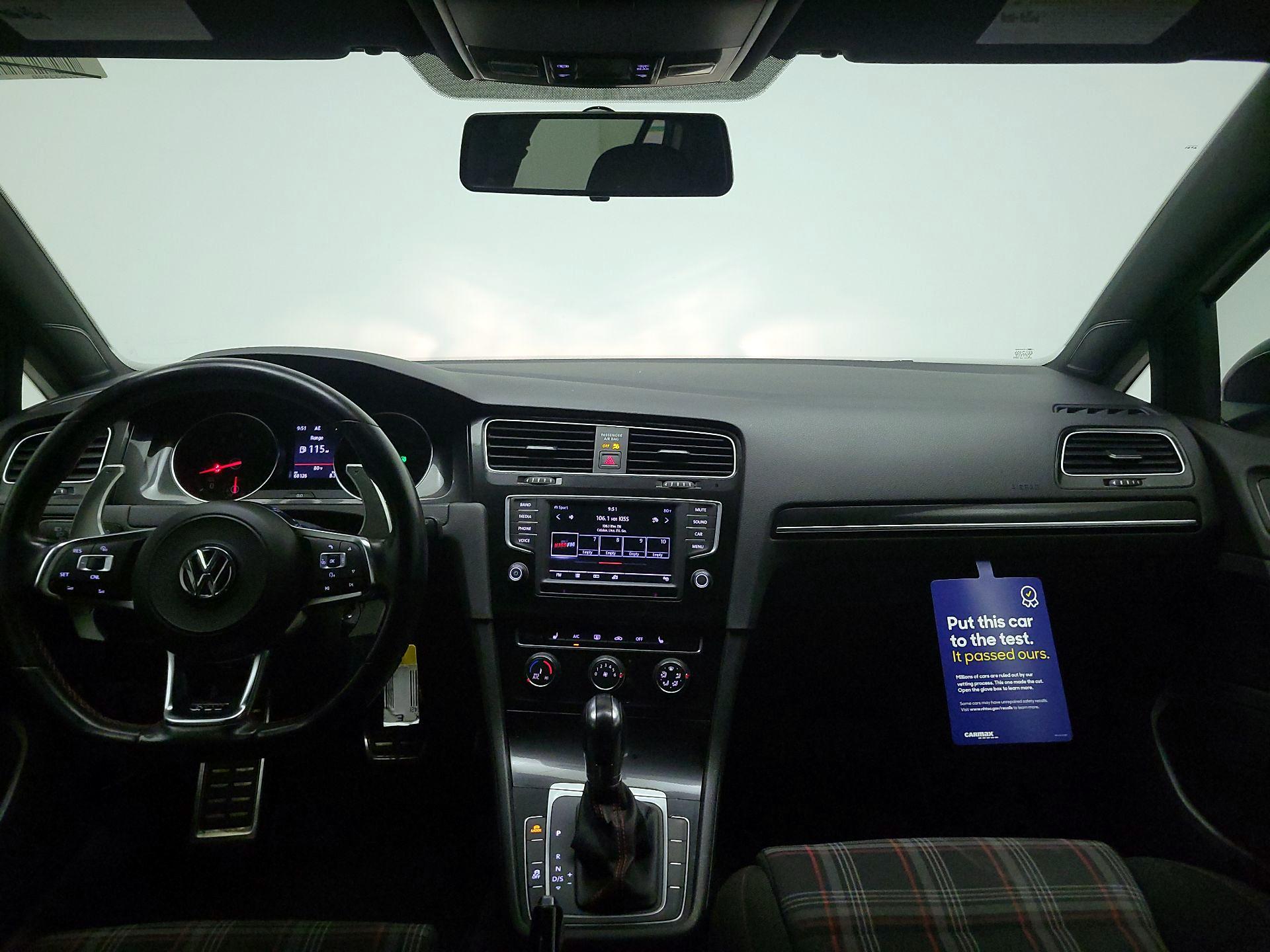 Thumbnail: 2017 Volkswagen Golf - 9