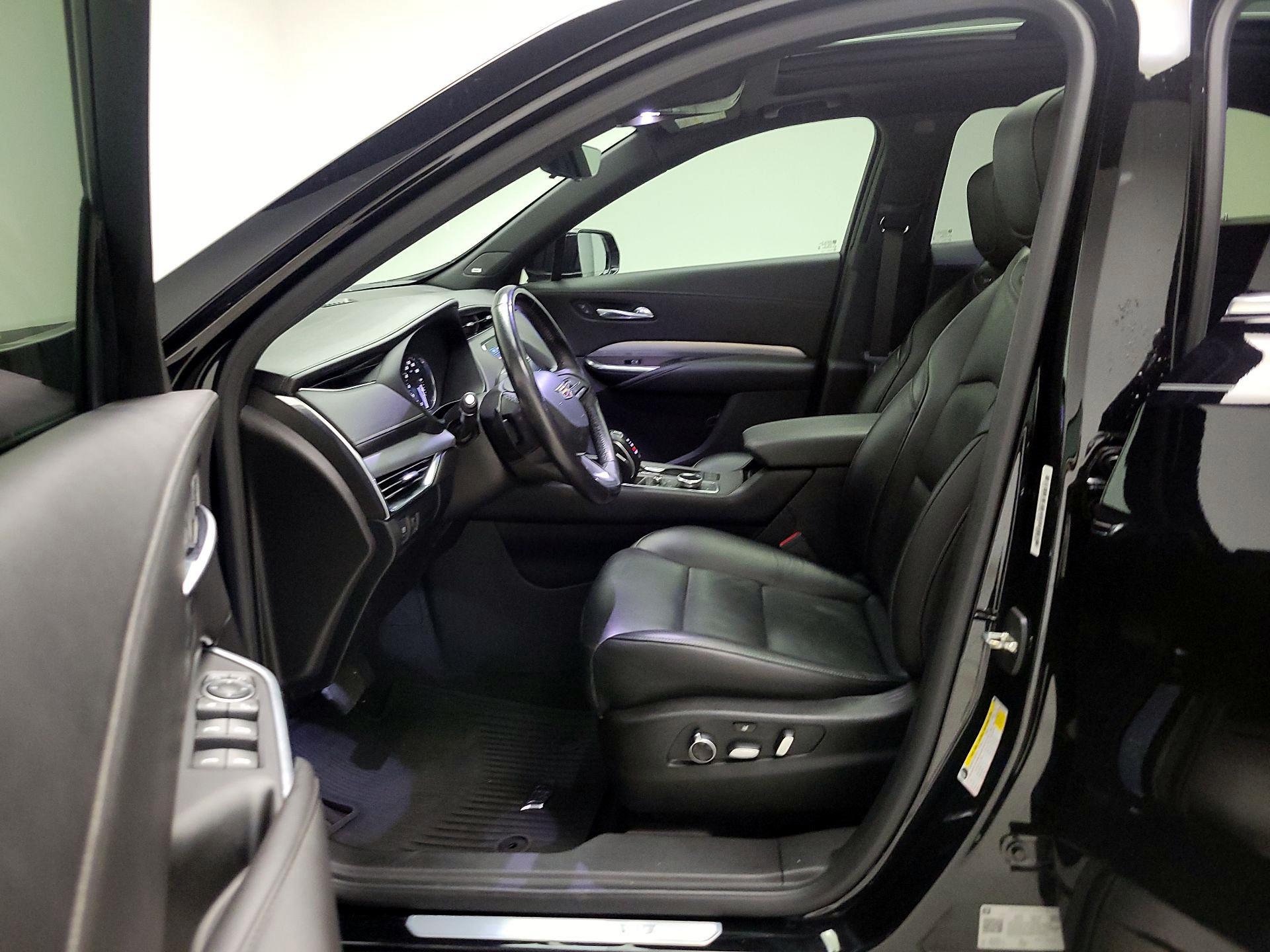 Thumbnail: 2019 Cadillac XT4 - 11