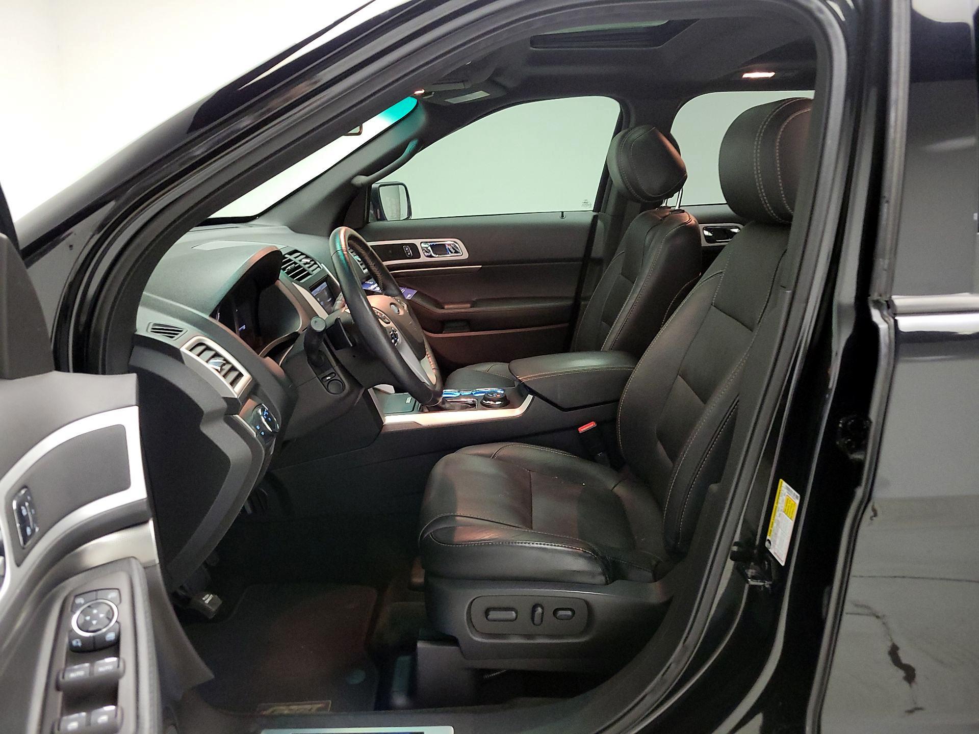 Thumbnail: 2015 Ford Explorer - 11