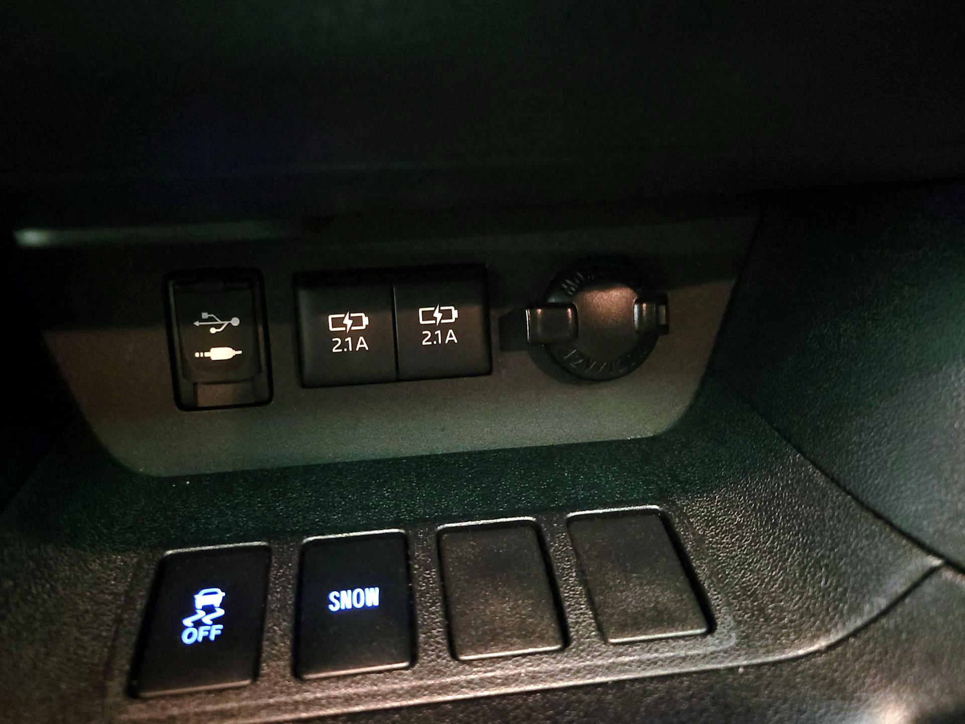 Thumbnail: 2018 Toyota Highlander - 18