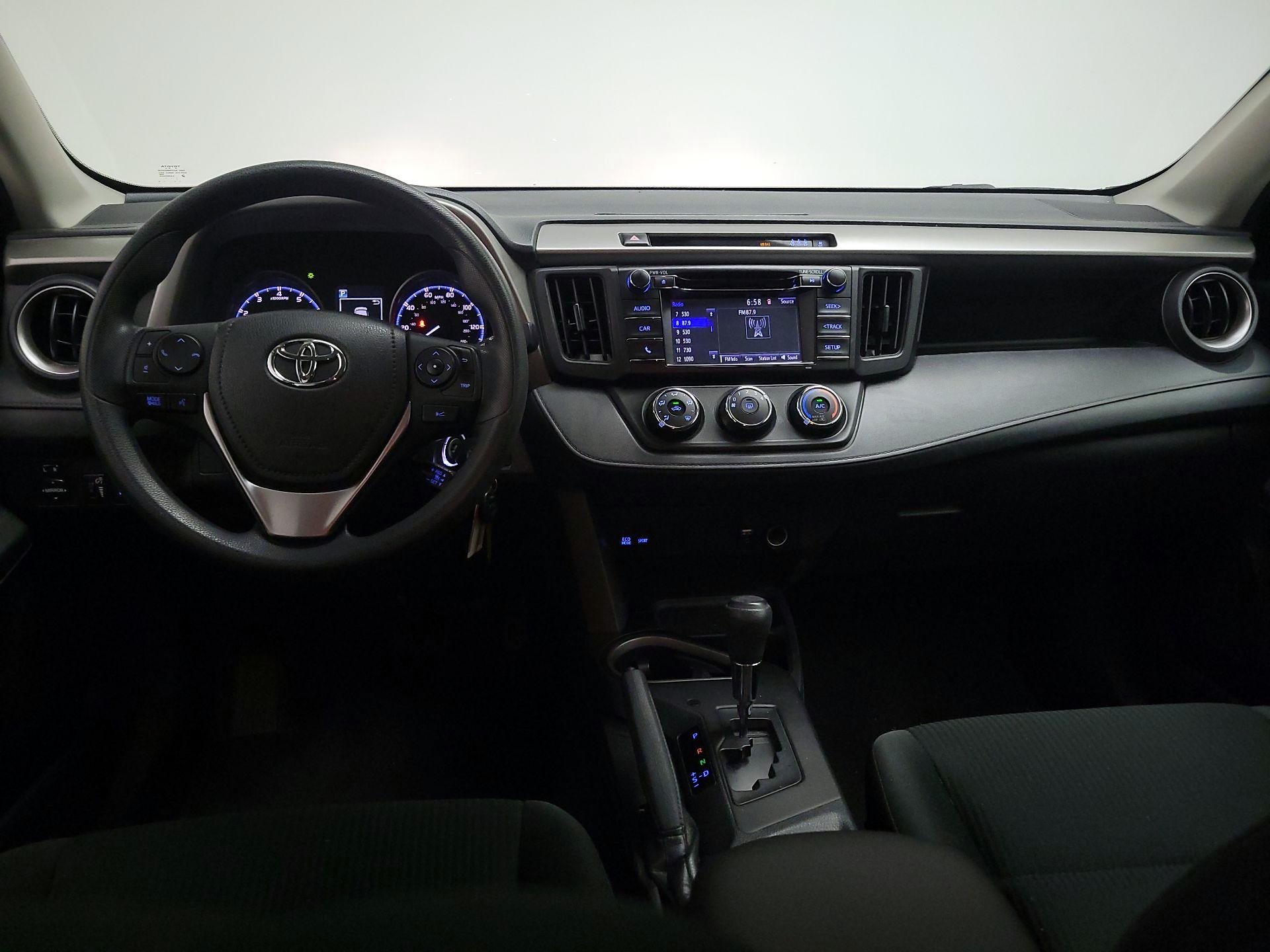 Thumbnail: 2017 Toyota RAV4 - 9