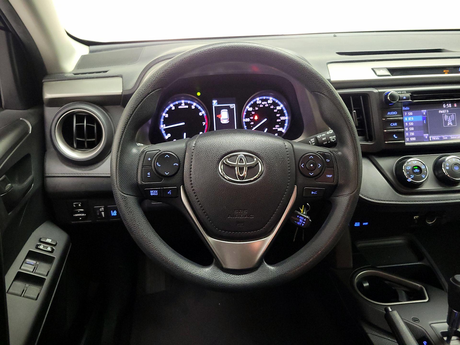 Thumbnail: 2017 Toyota RAV4 - 10