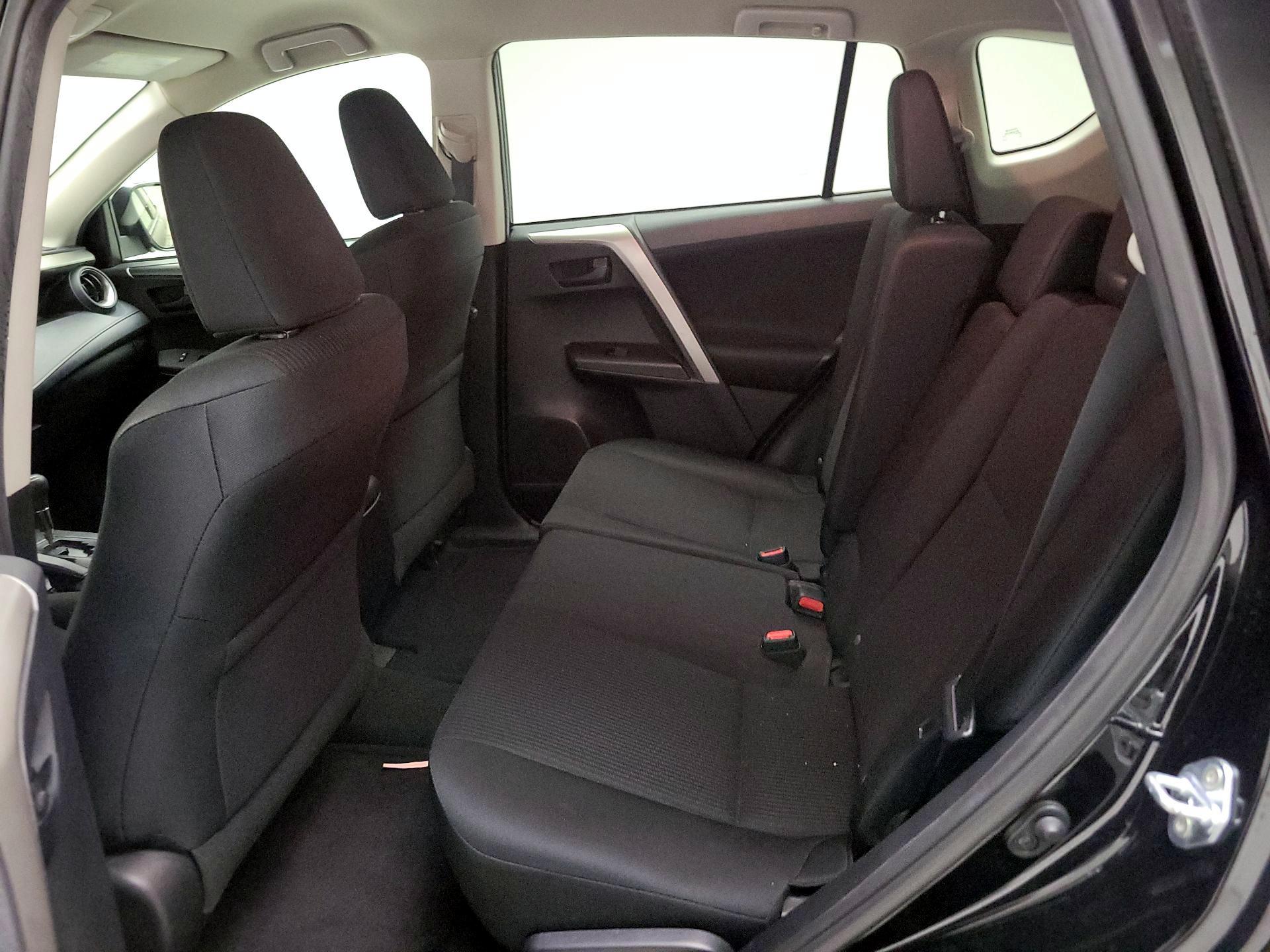 Thumbnail: 2017 Toyota RAV4 - 18