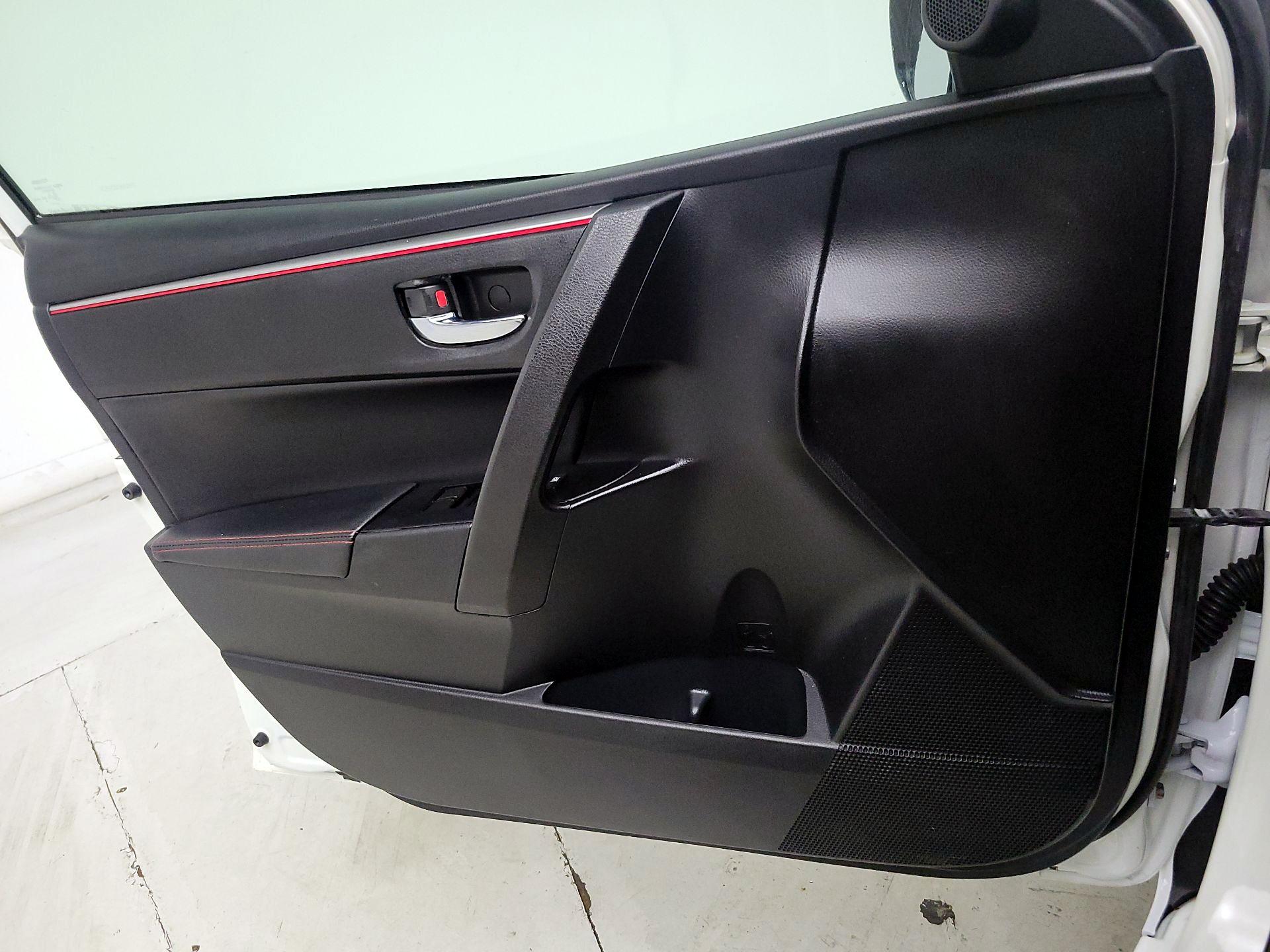 Thumbnail: 2016 Toyota Corolla - 10