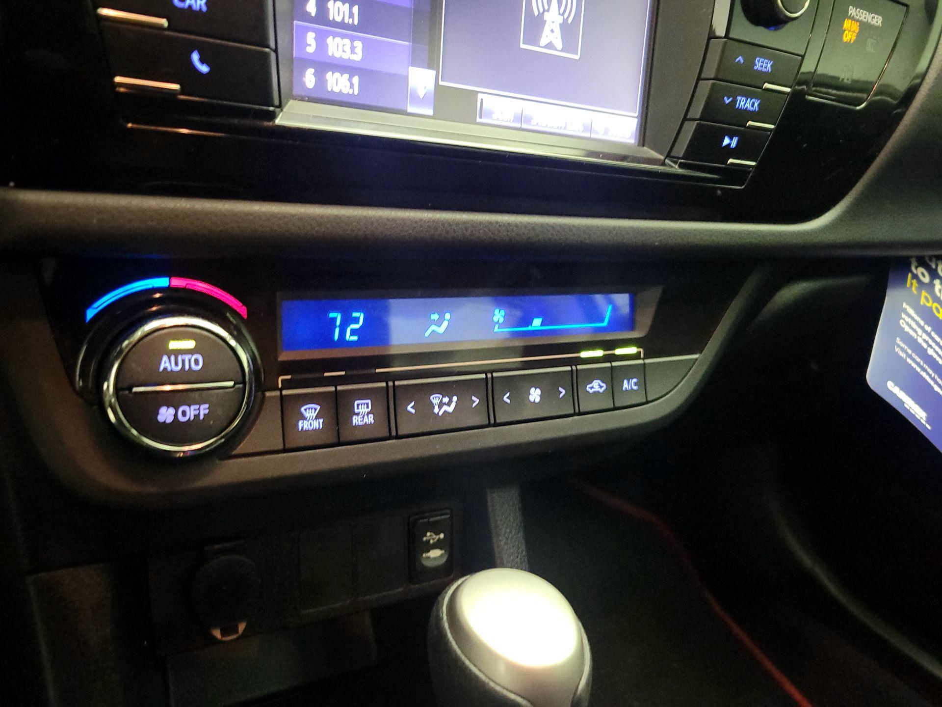 Thumbnail: 2016 Toyota Corolla - 14