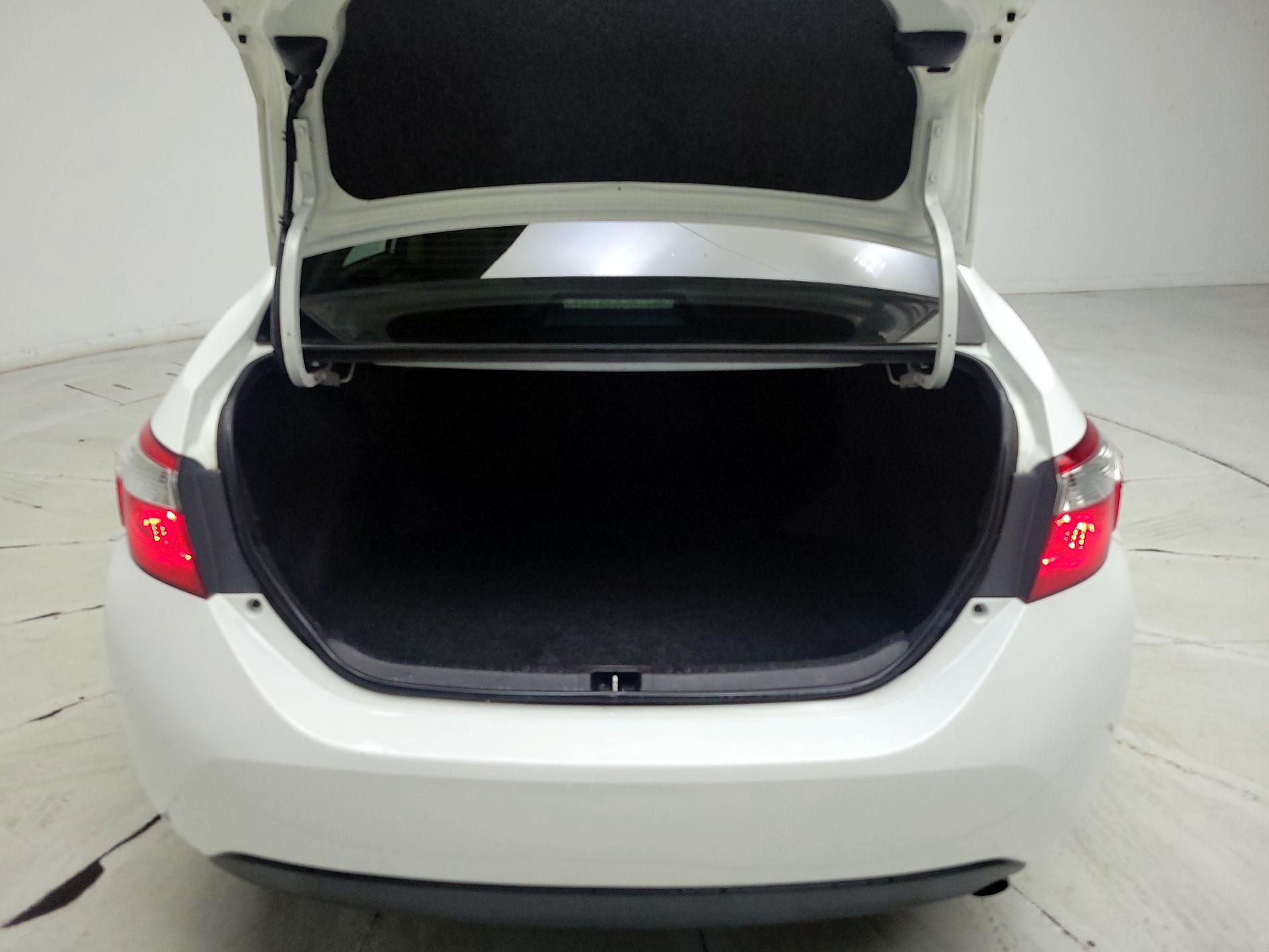 Thumbnail: 2016 Toyota Corolla - 17