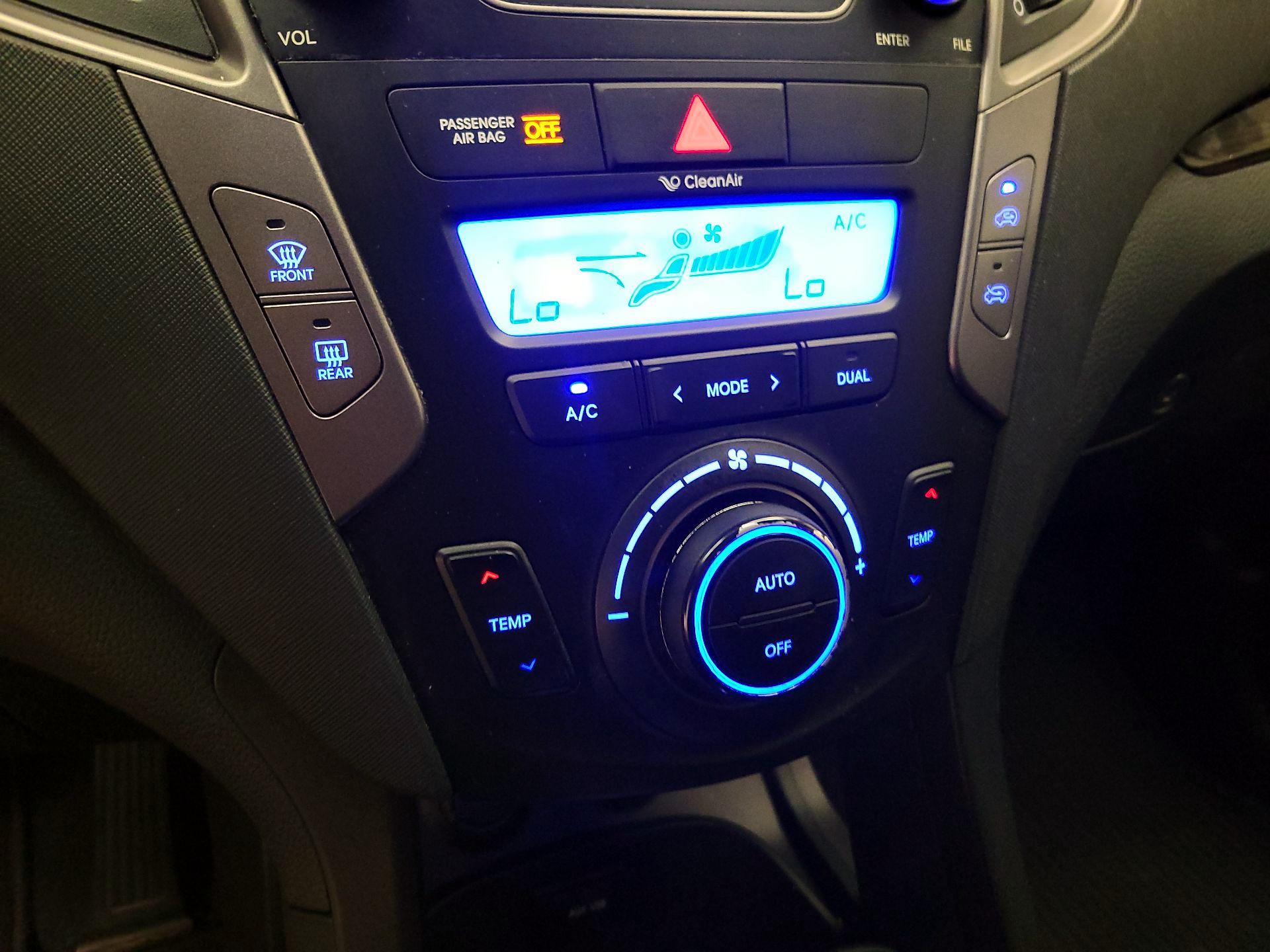 Thumbnail: 2013 Hyundai Santa Fe - 16