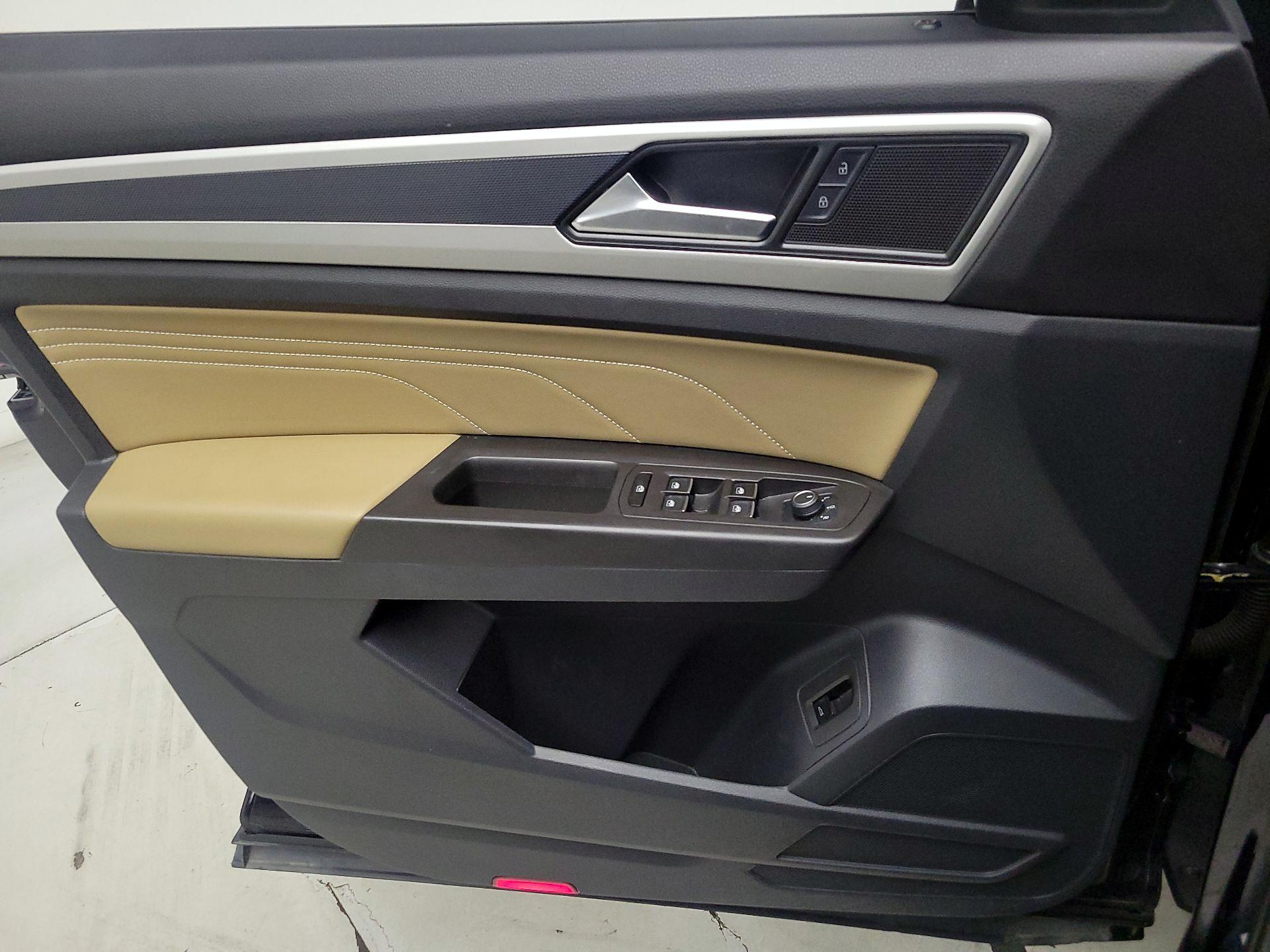 Thumbnail: 2022 Volkswagen Atlas - 12