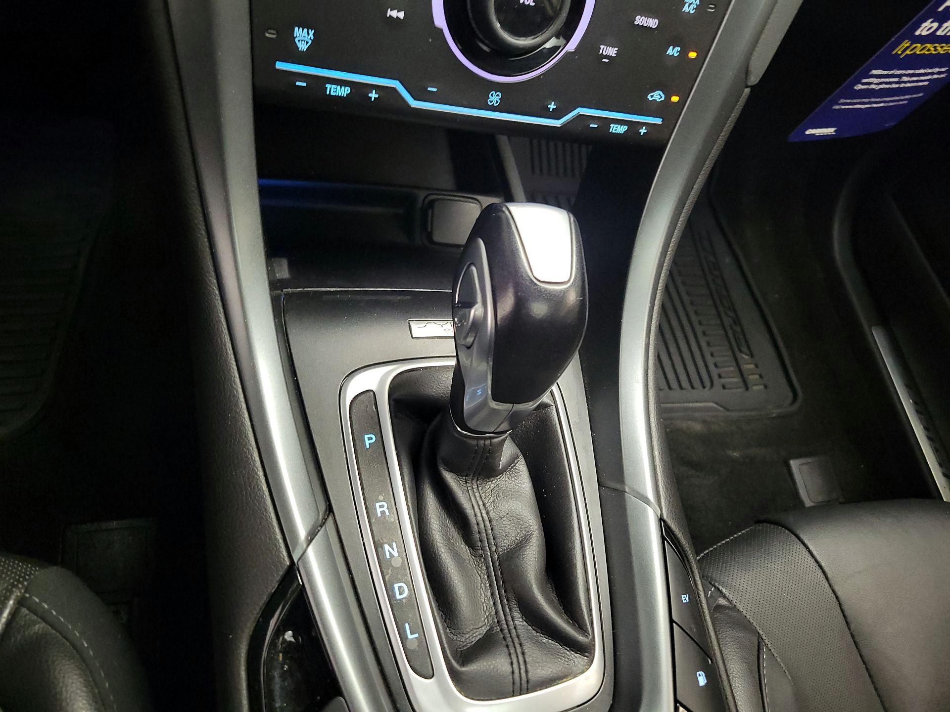 Thumbnail: 2015 Ford Fusion - 17