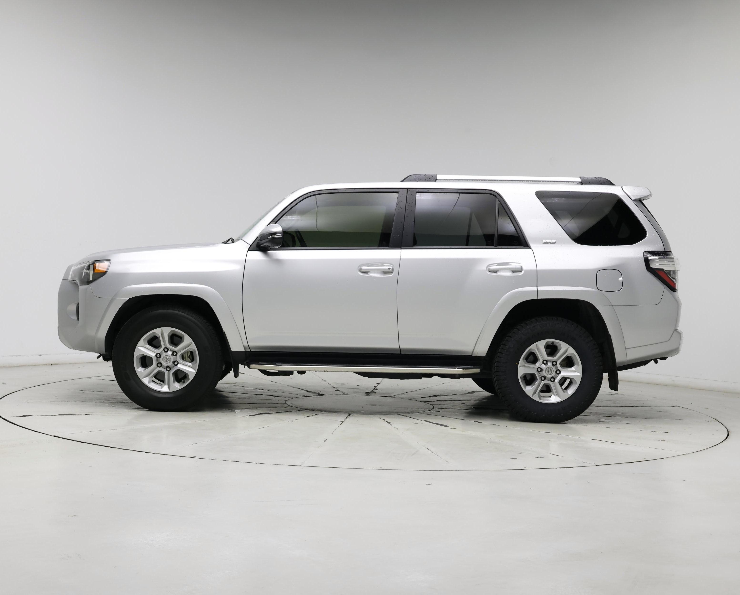 Thumbnail: 2019 Toyota 4Runner - 3