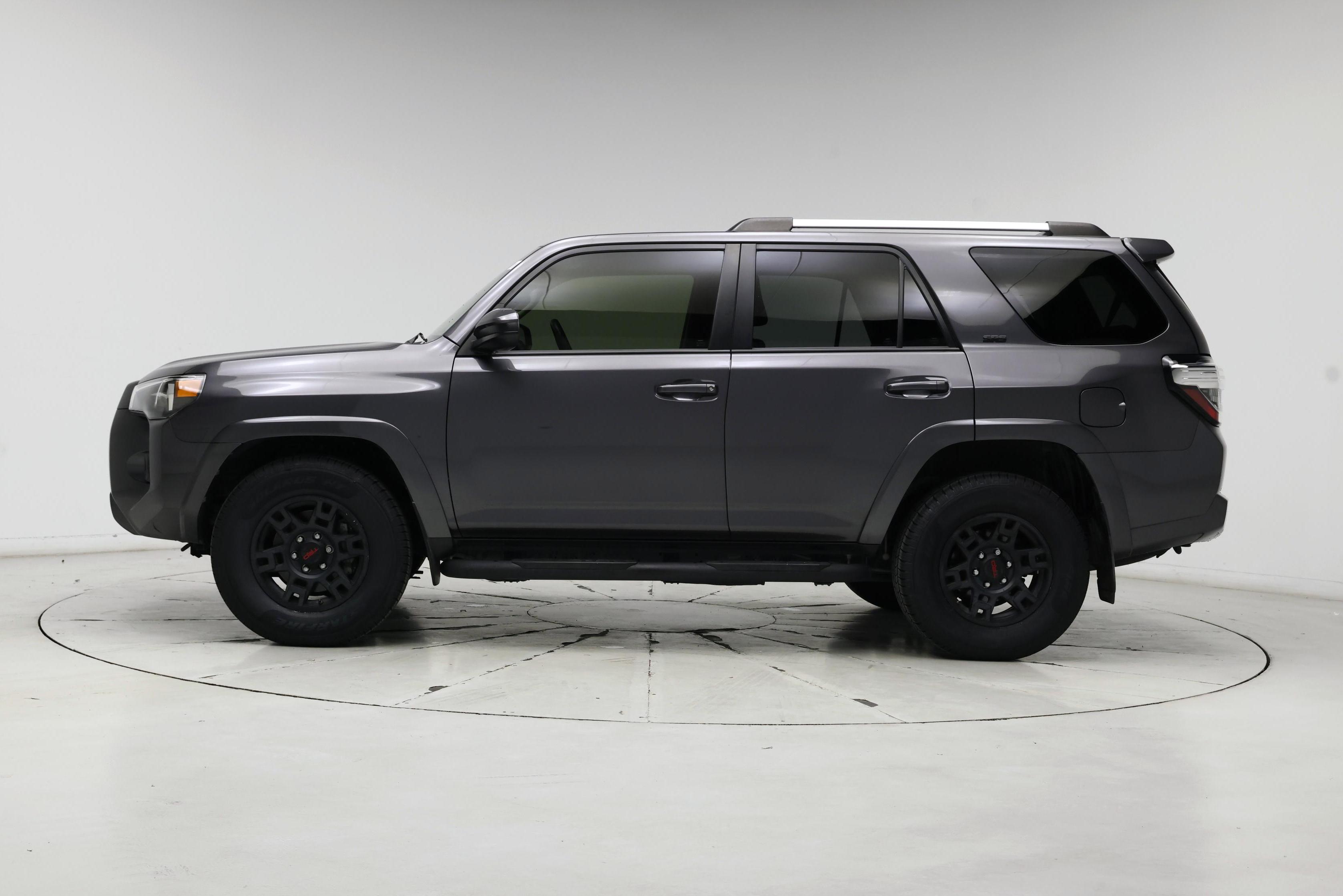 Thumbnail: 2021 Toyota 4Runner - 3