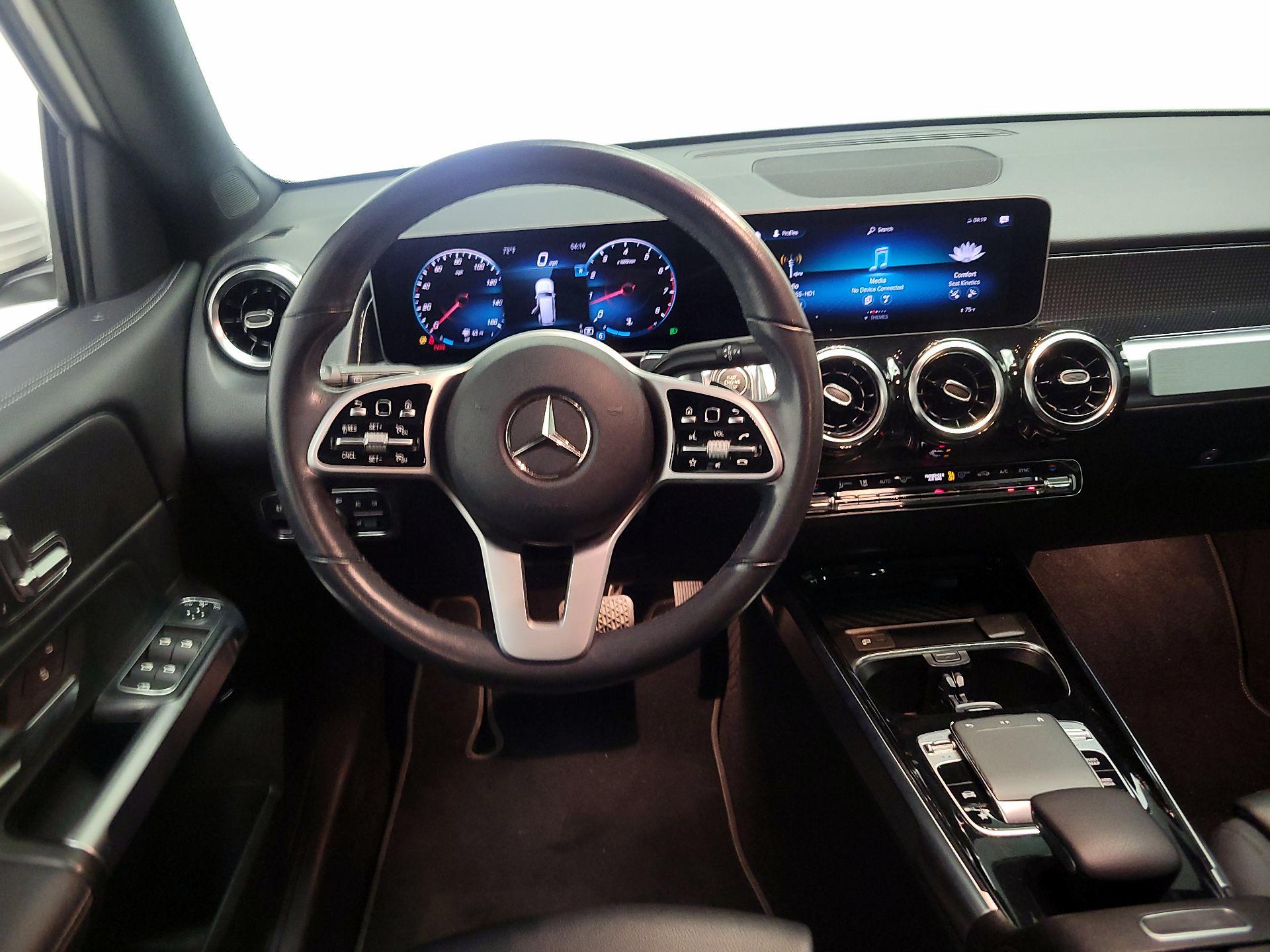 Thumbnail: 2020 Mercedes-Benz GLB - 10