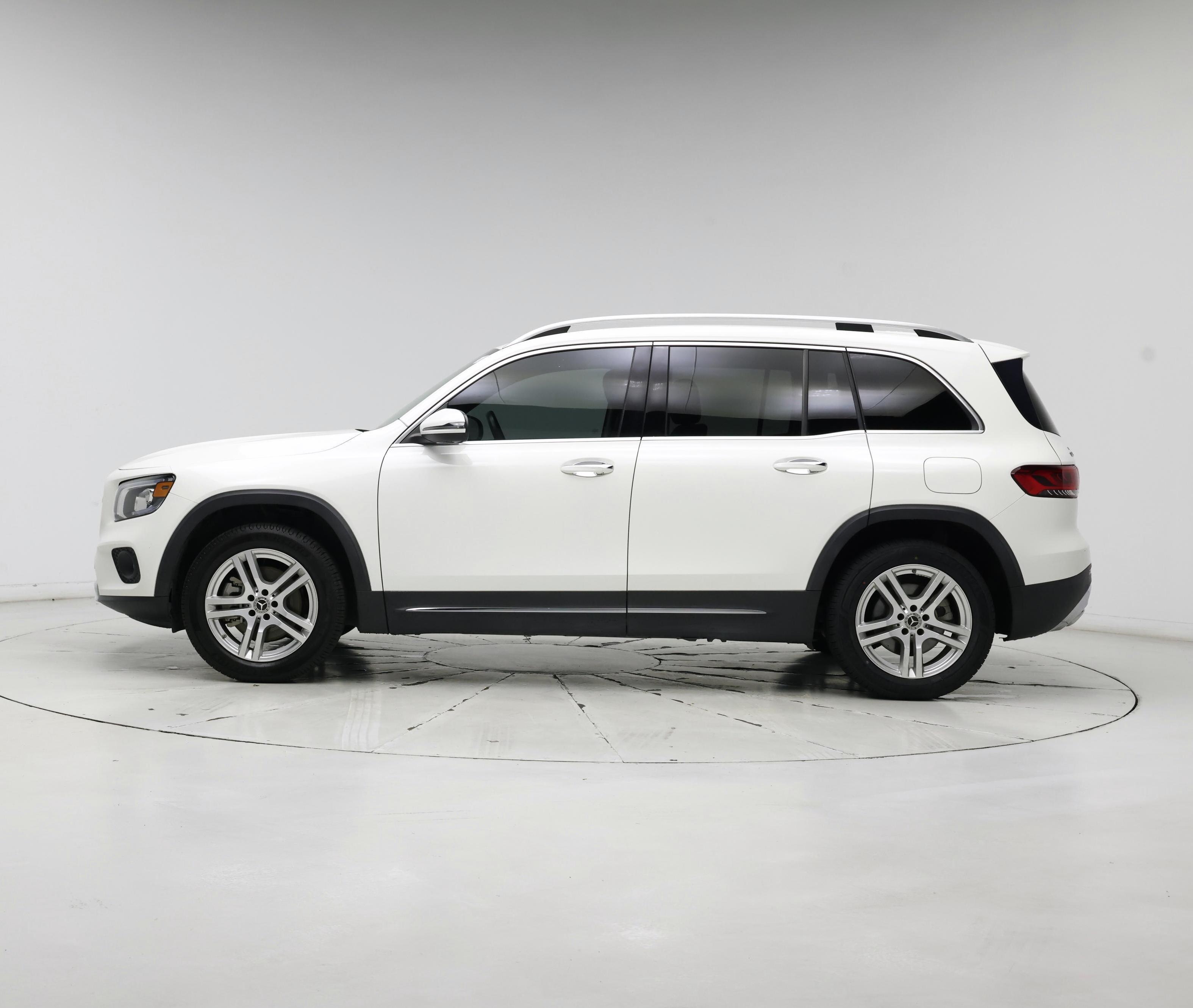 Thumbnail: 2020 Mercedes-Benz GLB - 3