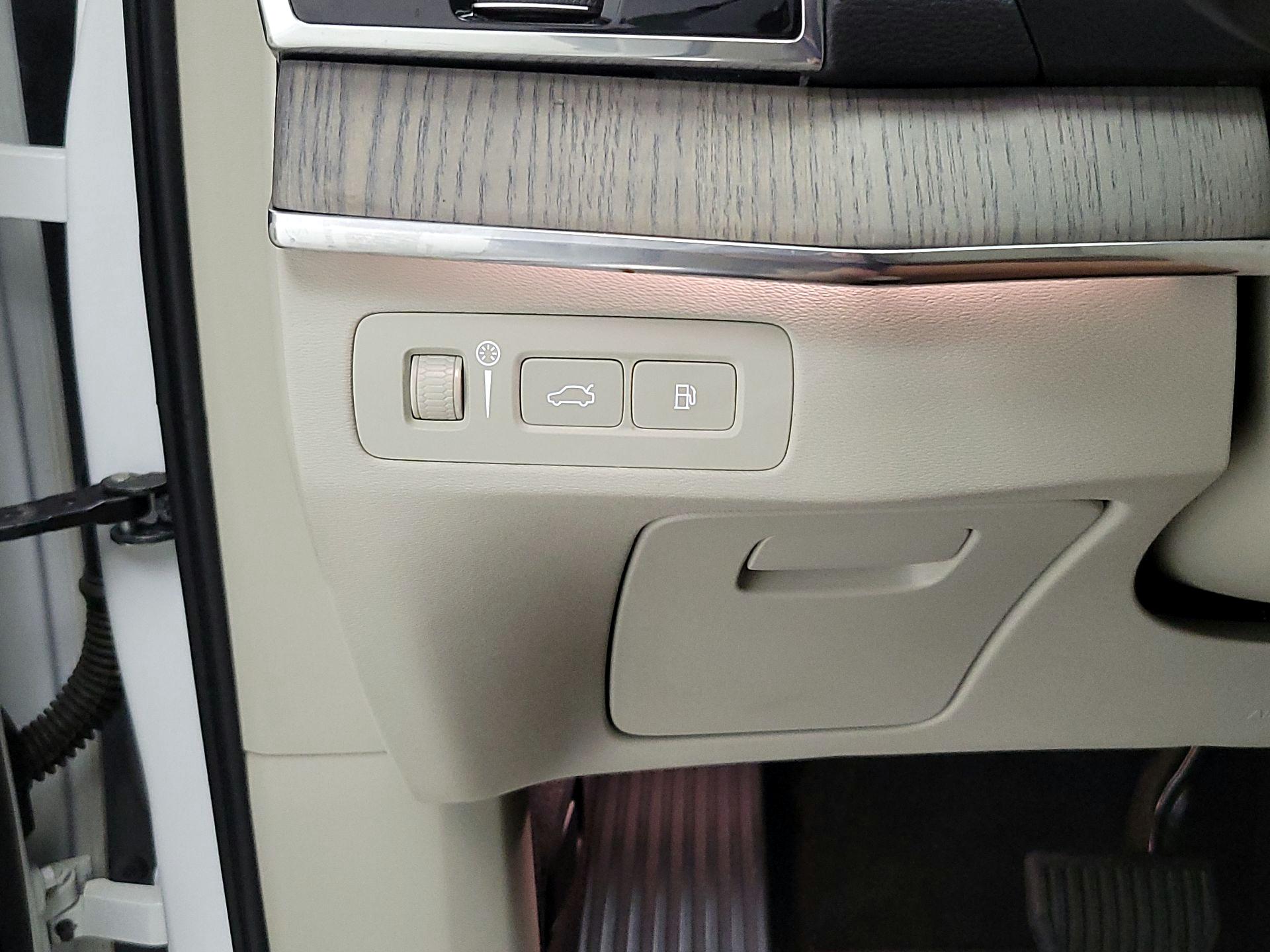 Thumbnail: 2020 Volvo XC90 - 13
