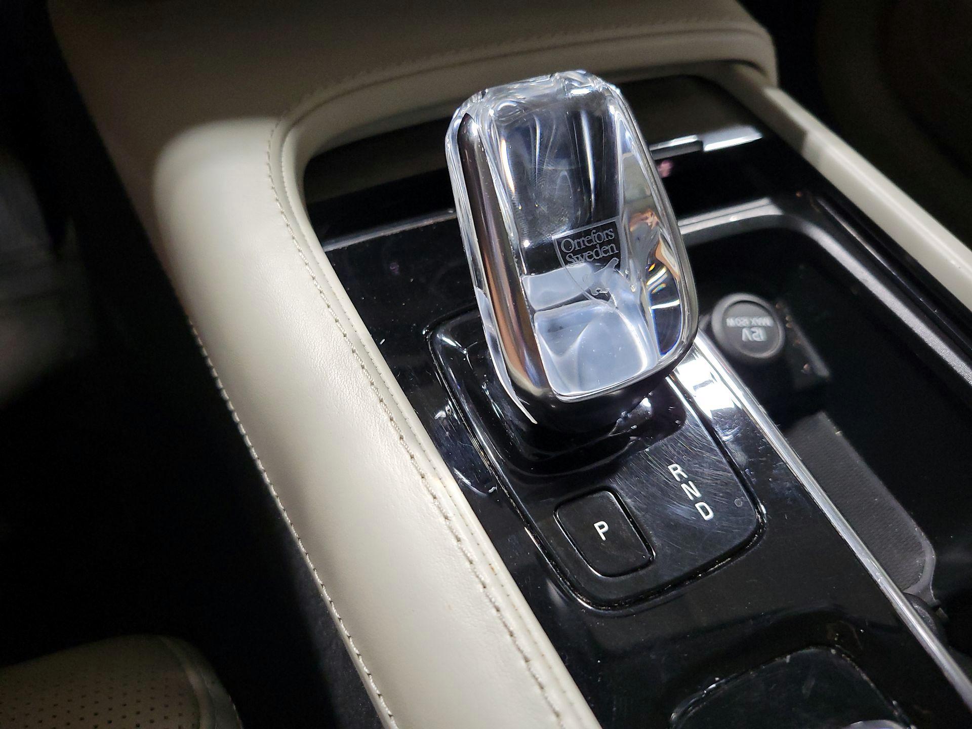 Thumbnail: 2020 Volvo XC90 - 17