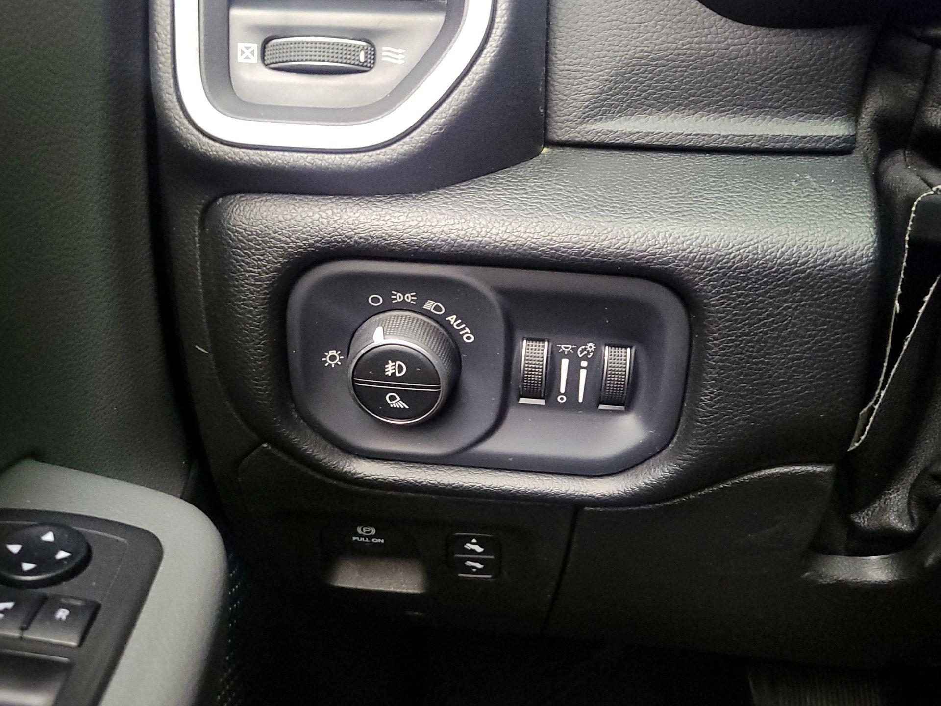 Thumbnail: 2019 RAM 1500 - 13