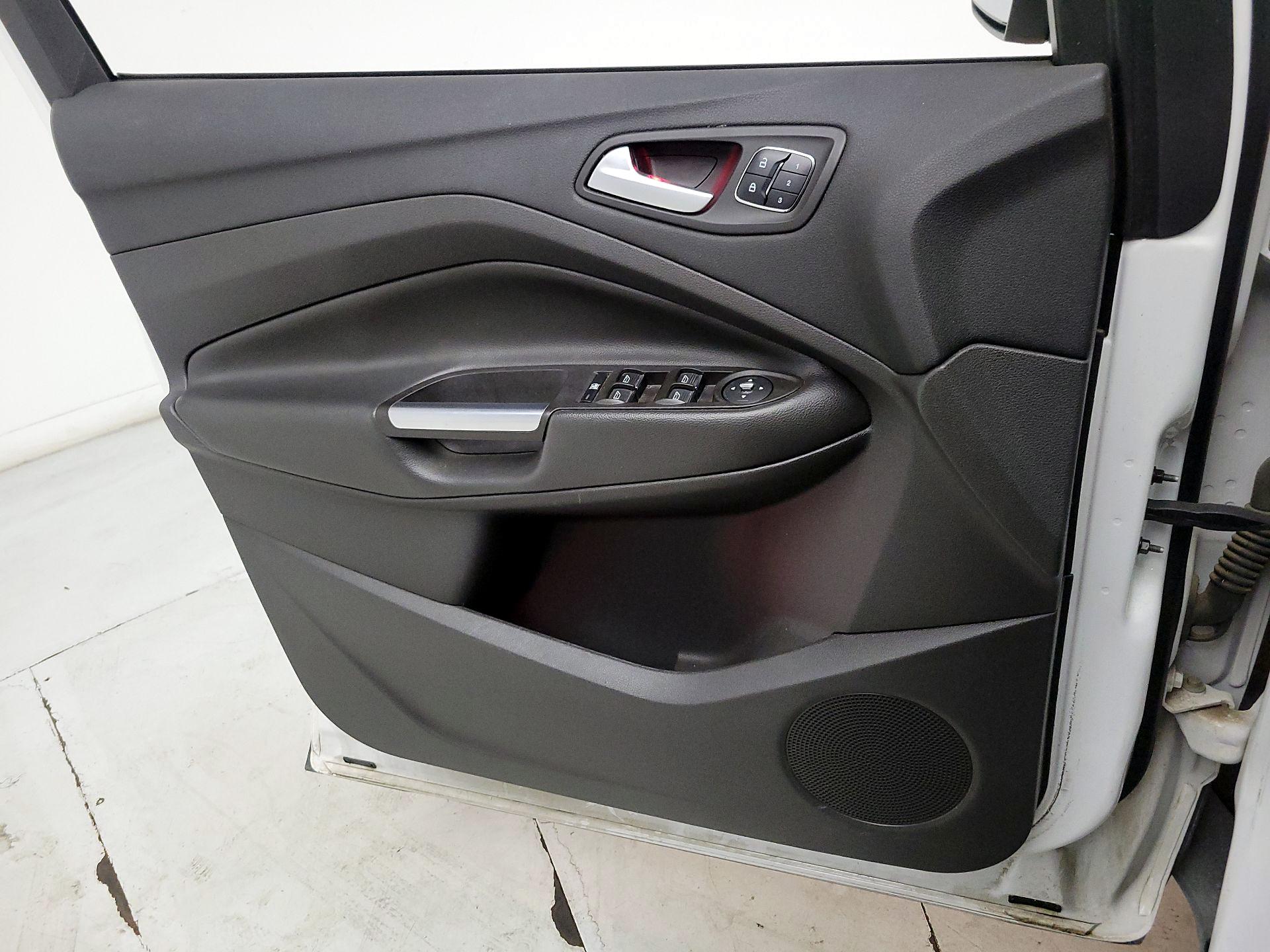 Thumbnail: 2016 Ford Escape - 12