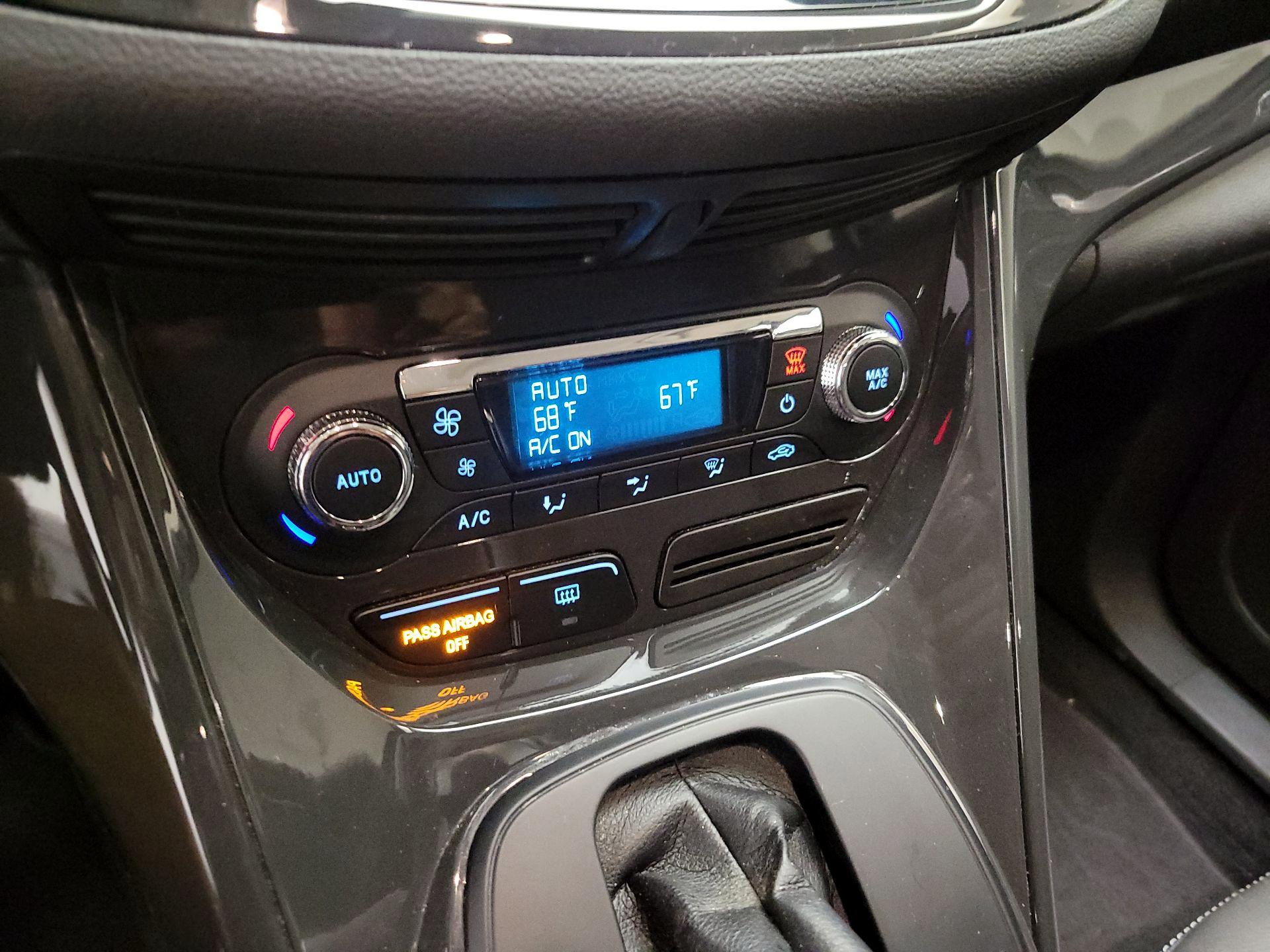 Thumbnail: 2016 Ford Escape - 17