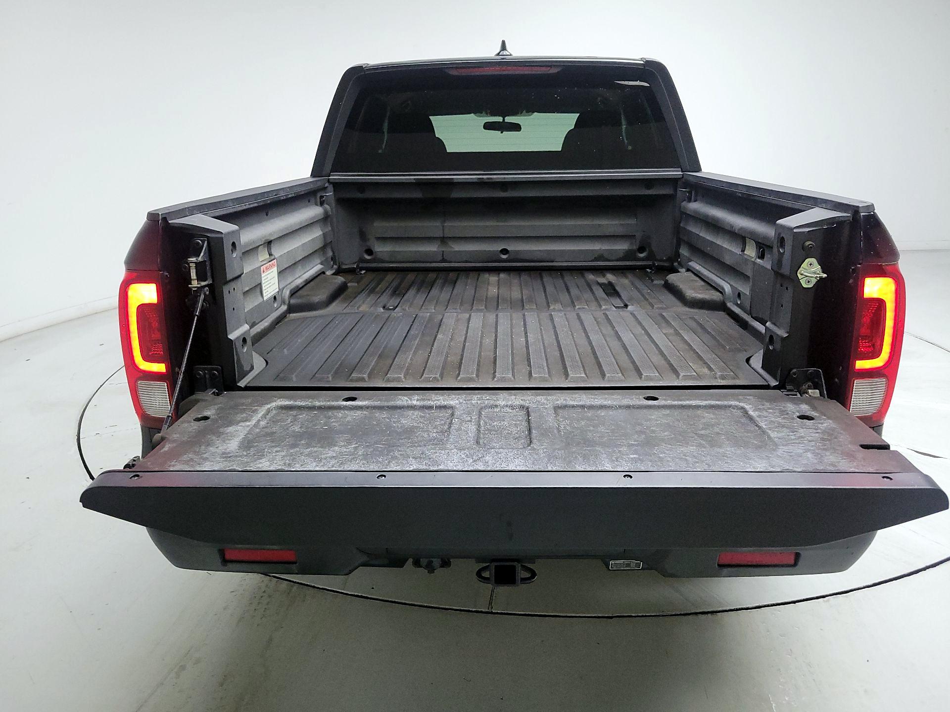 Thumbnail: 2017 Honda Ridgeline - 19