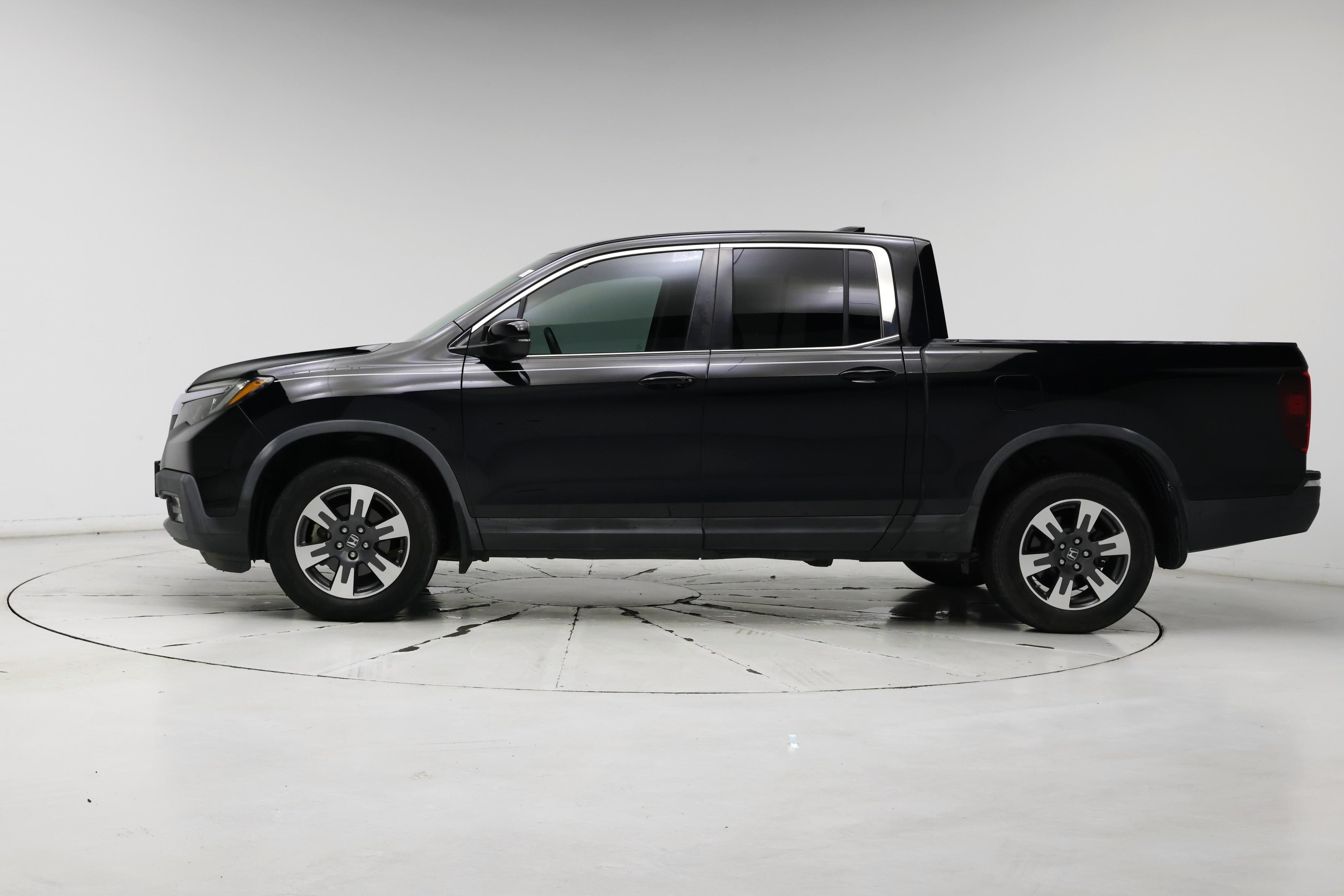 Thumbnail: 2017 Honda Ridgeline - 3