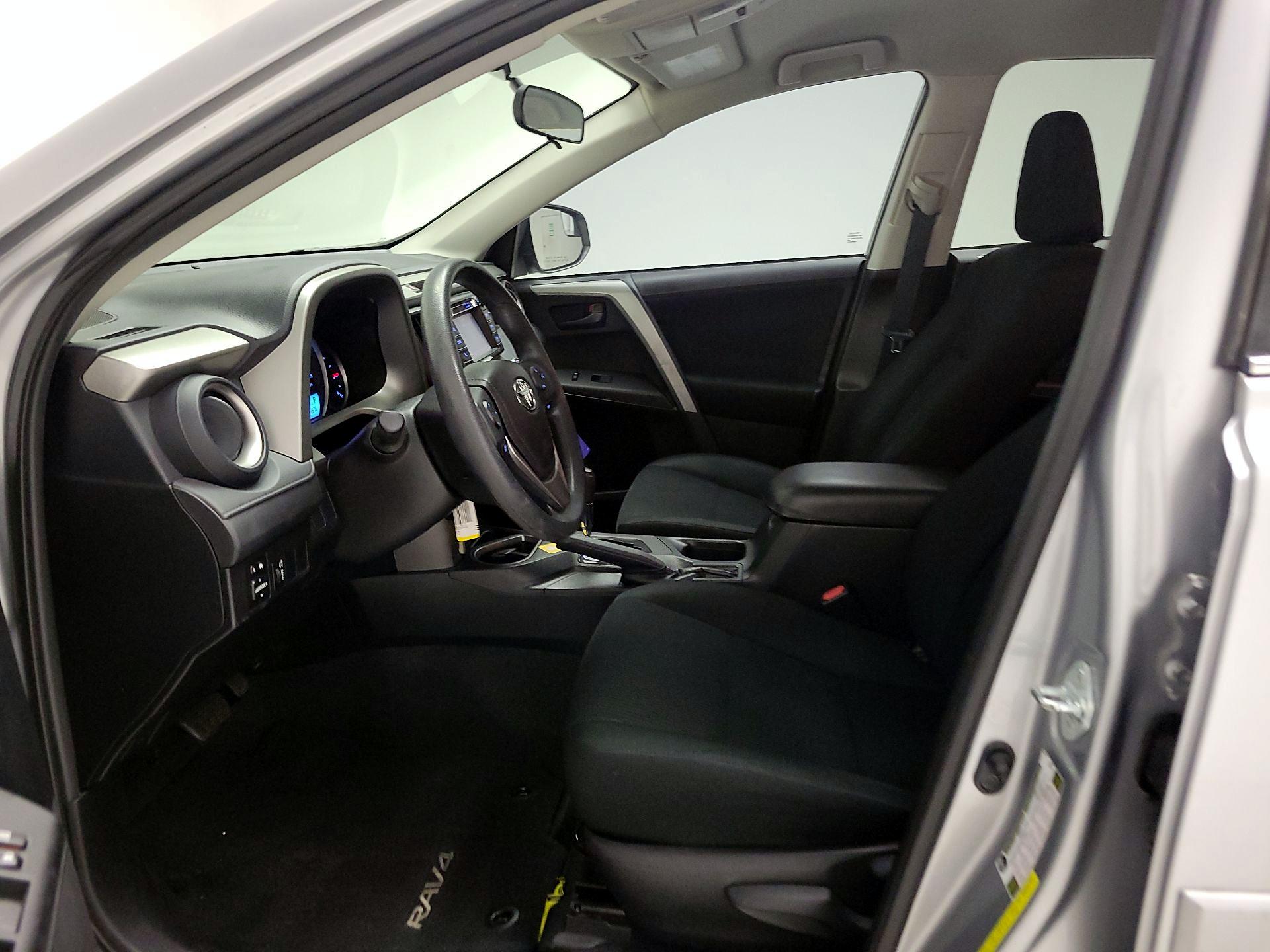 Thumbnail: 2016 Toyota RAV4 - 11