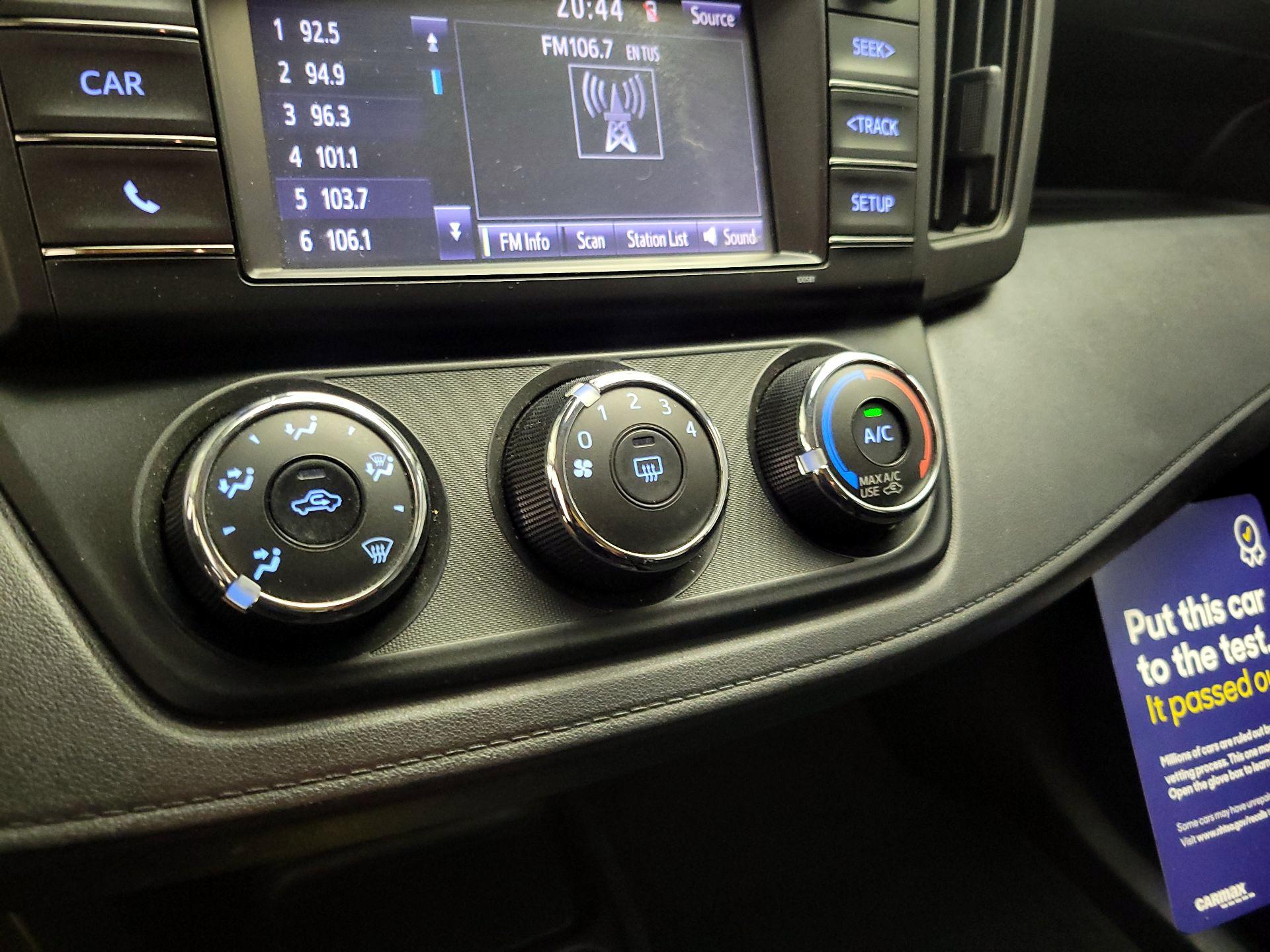 Thumbnail: 2016 Toyota RAV4 - 16