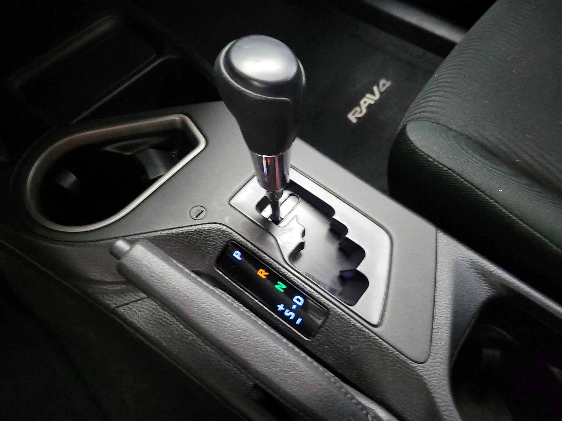 Thumbnail: 2016 Toyota RAV4 - 17