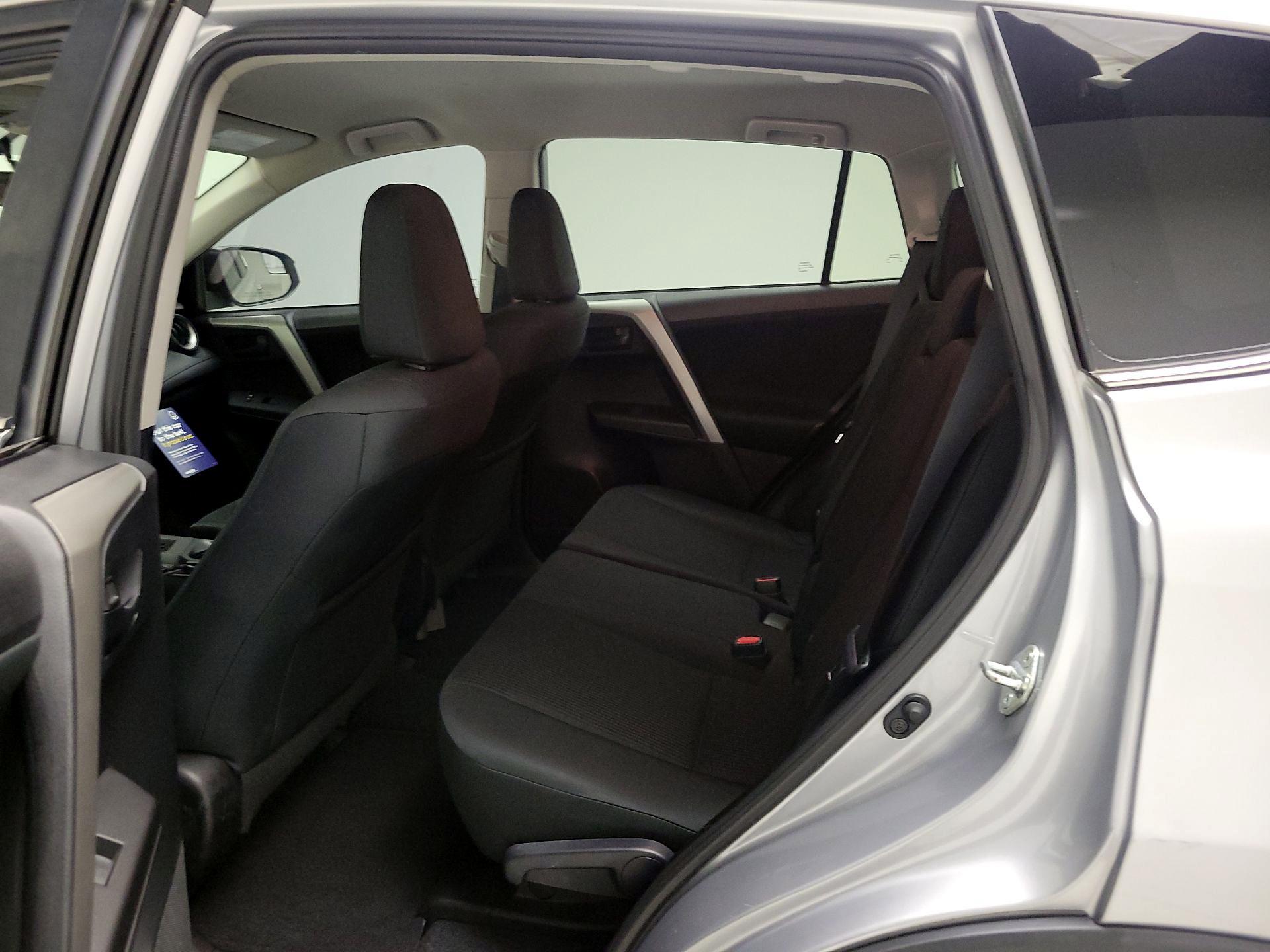 Thumbnail: 2016 Toyota RAV4 - 18