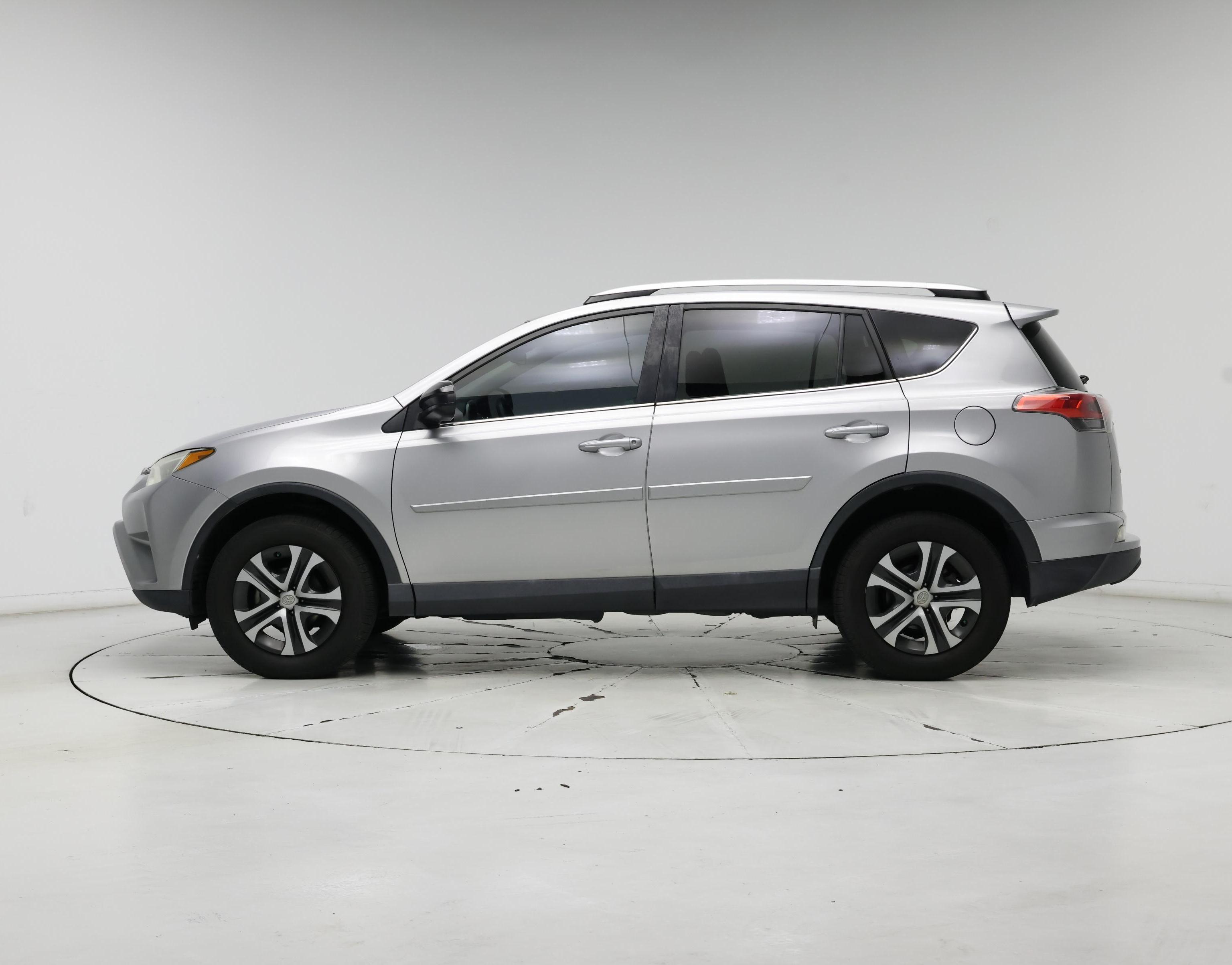 Thumbnail: 2016 Toyota RAV4 - 3