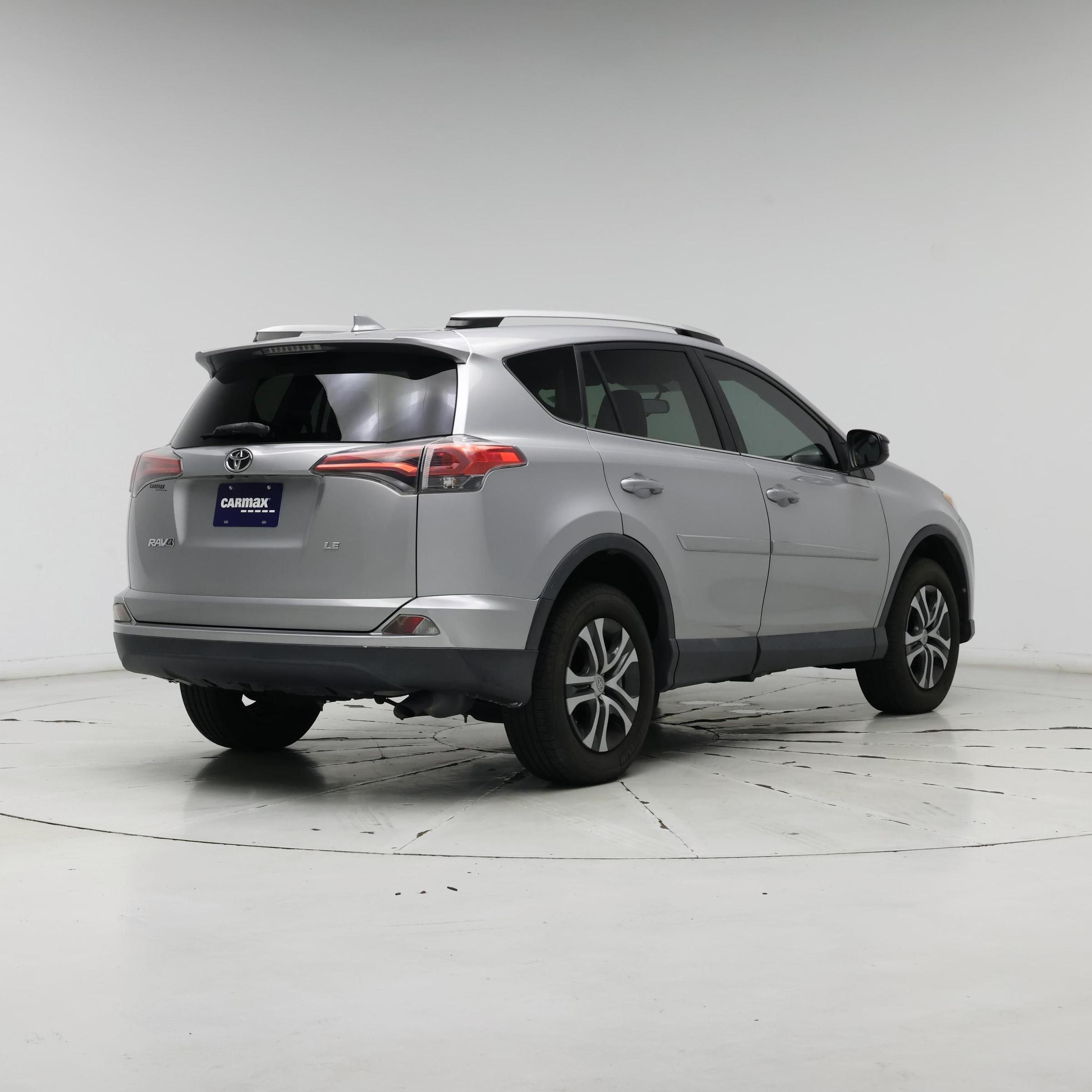 Thumbnail: 2016 Toyota RAV4 - 8