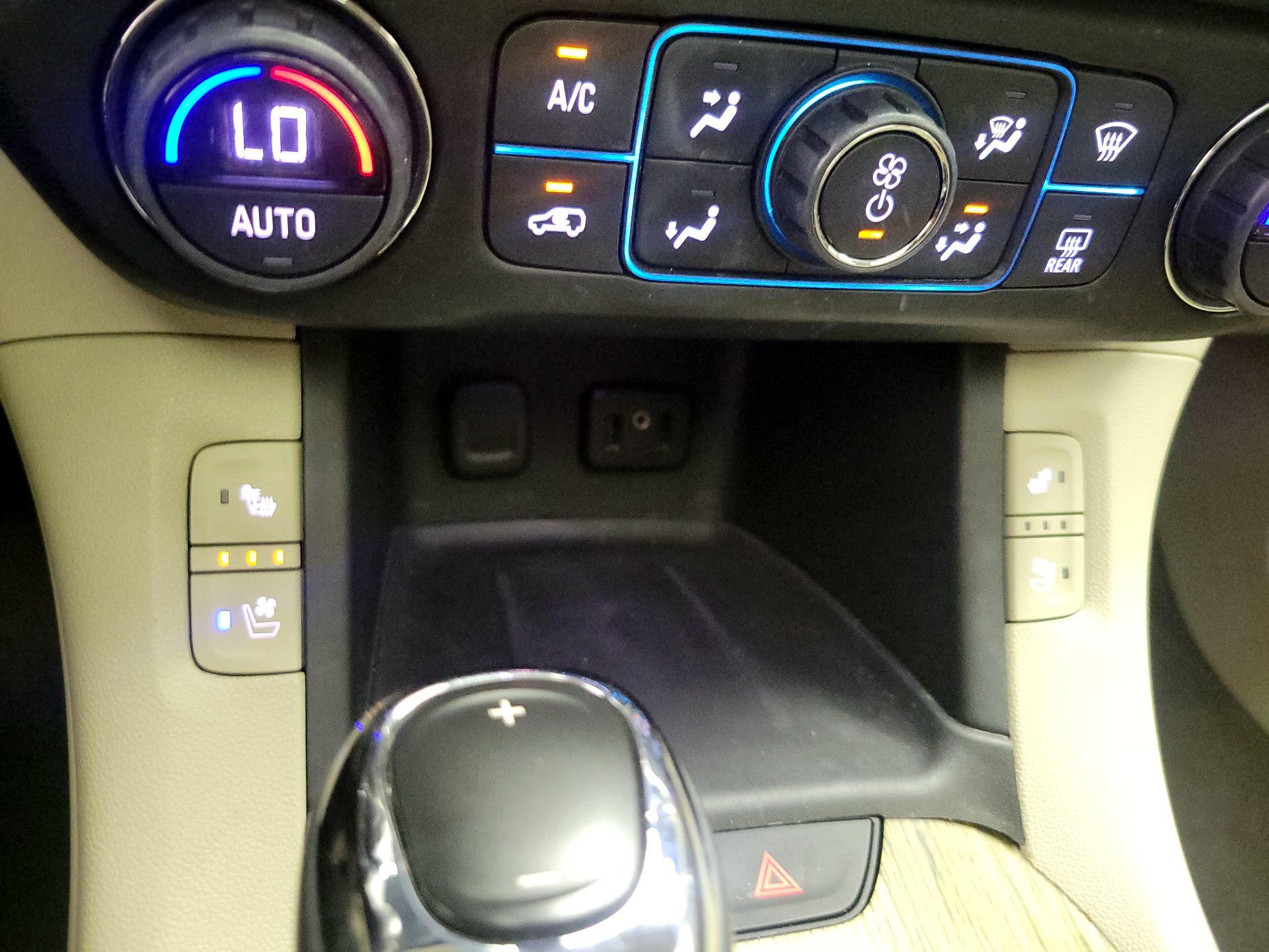 Thumbnail: 2018 GMC Acadia - 17