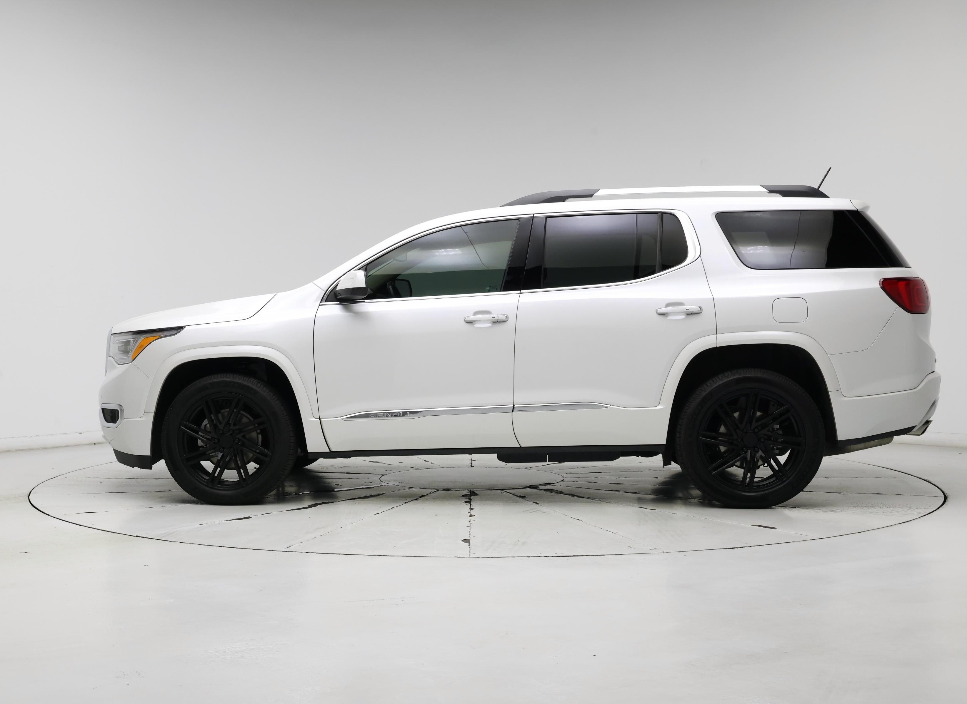 Thumbnail: 2018 GMC Acadia - 3