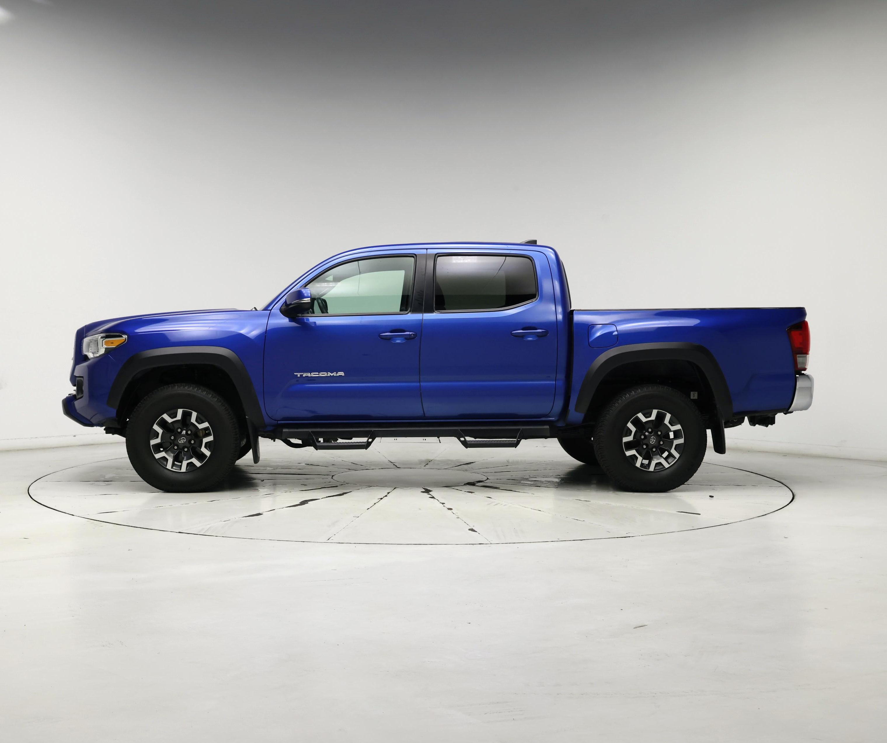 Thumbnail: 2017 Toyota Tacoma - 3