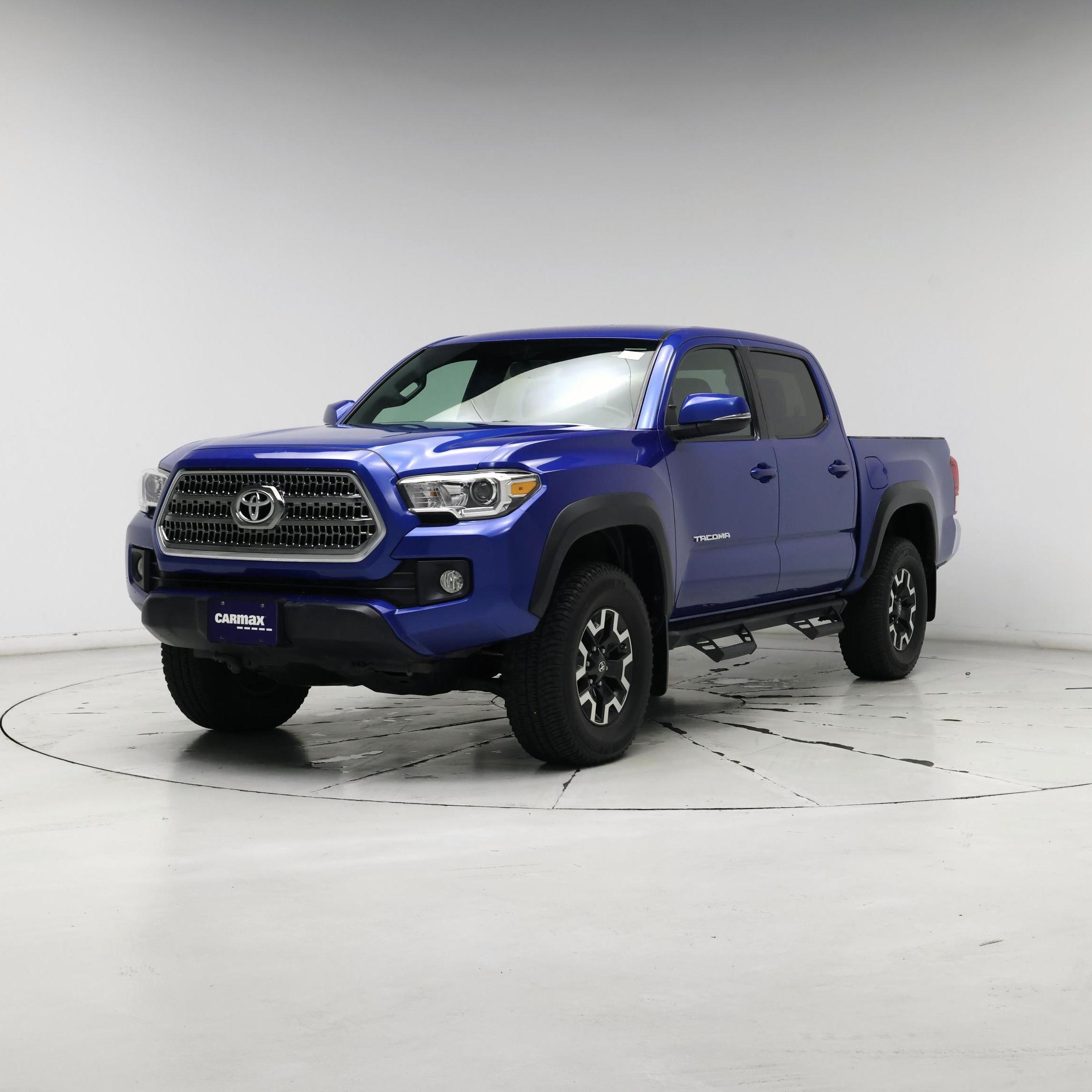 Thumbnail: 2017 Toyota Tacoma - 4