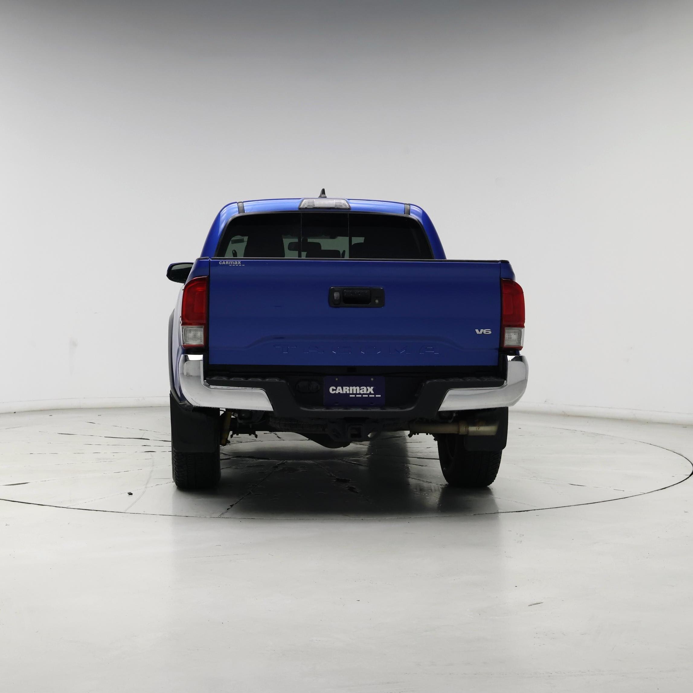 Thumbnail: 2017 Toyota Tacoma - 6