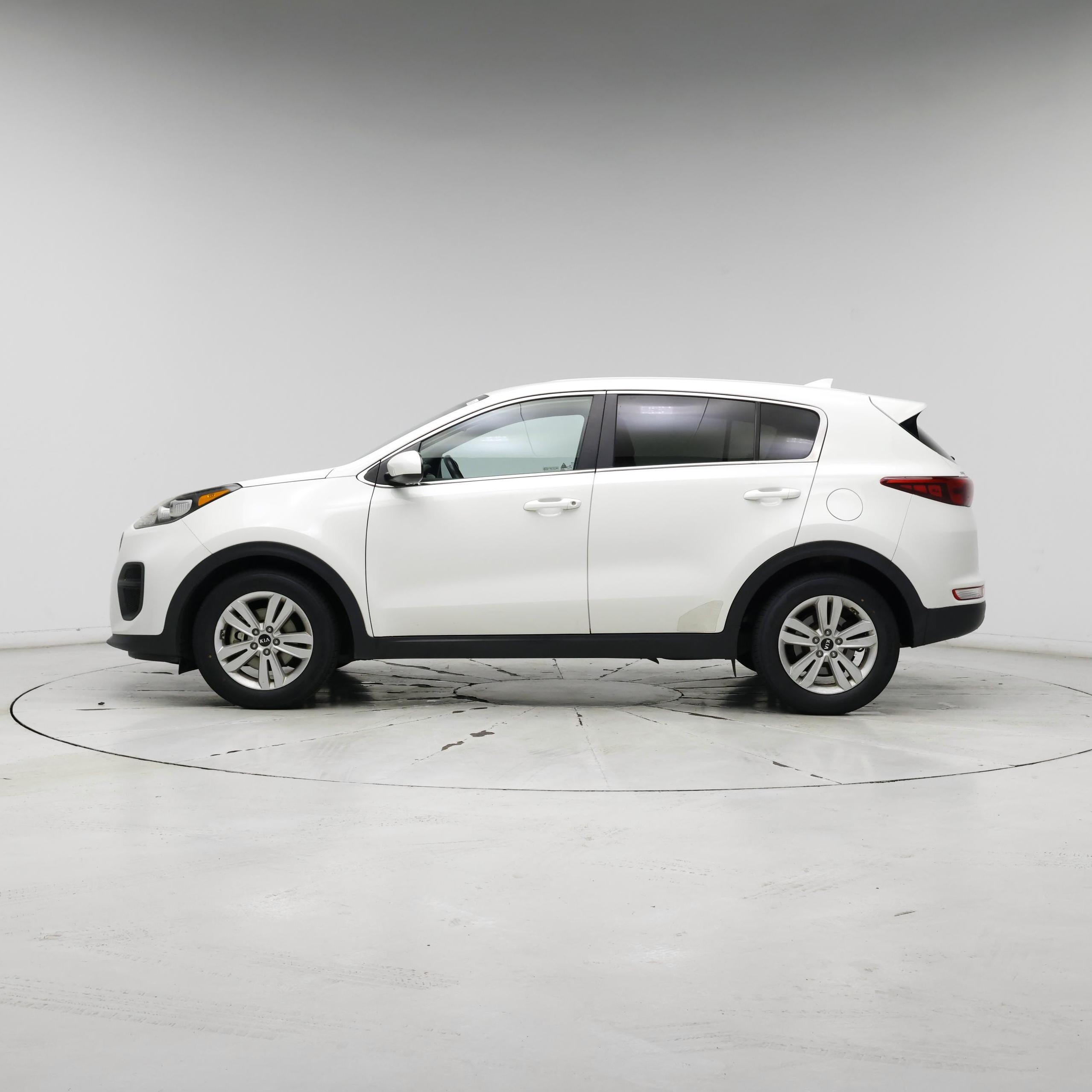 Thumbnail: 2017 Kia Sportage - 3