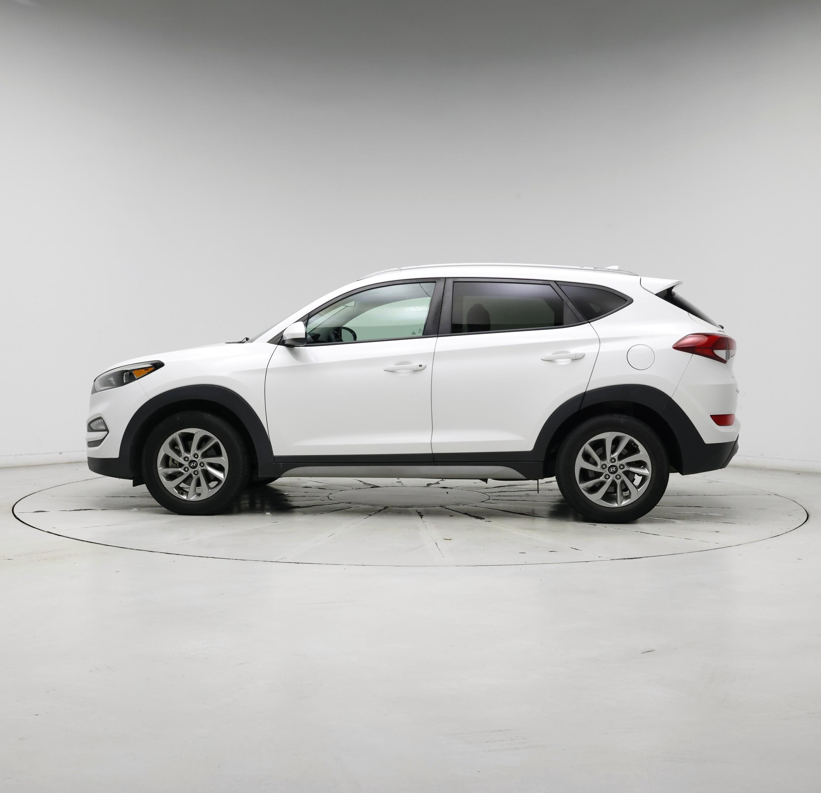 Thumbnail: 2018 Hyundai Tucson - 3